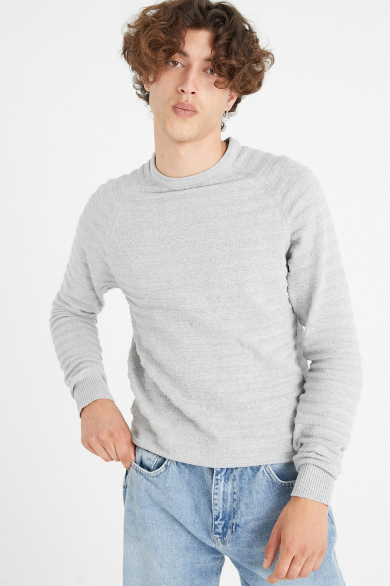 Camisa listrada em relevo