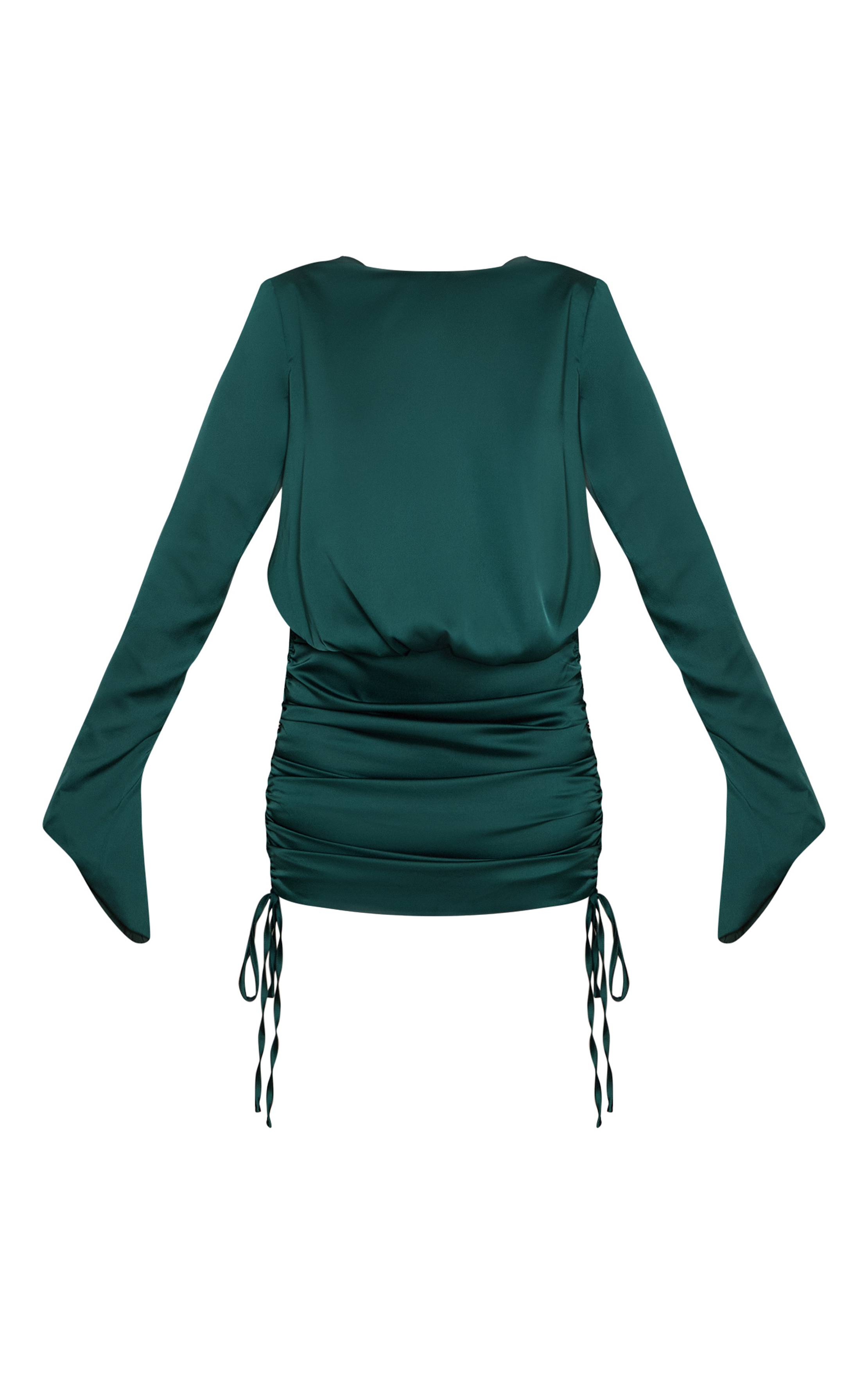 Vert Emeraude Robe Moulante Émeraude En Satin Froncée À Dos Drapé Cowl