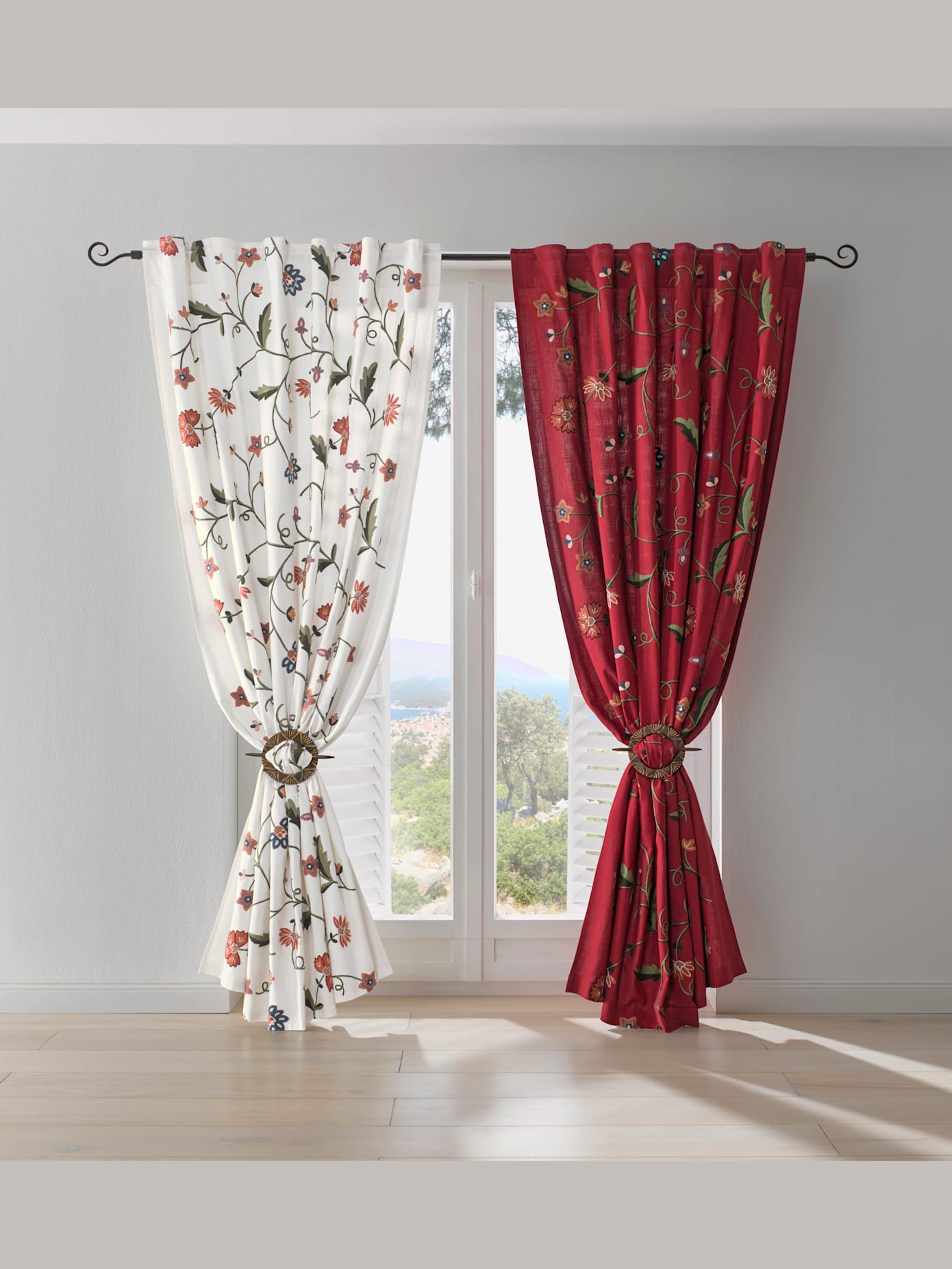 Rideau superbe broderie crewel