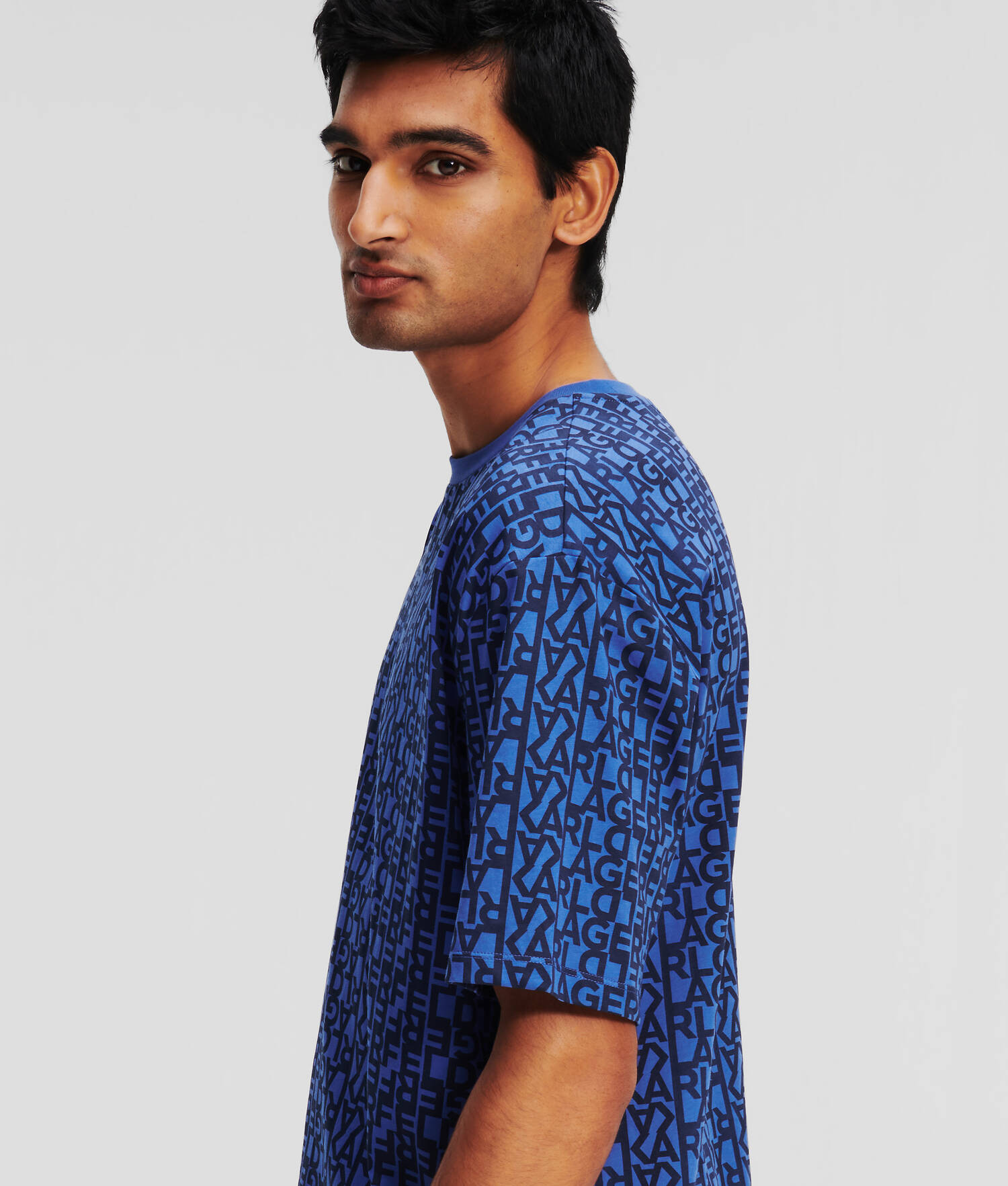 T-SHIRT AVEC LOGO KARL FAÇON ALL-OVER