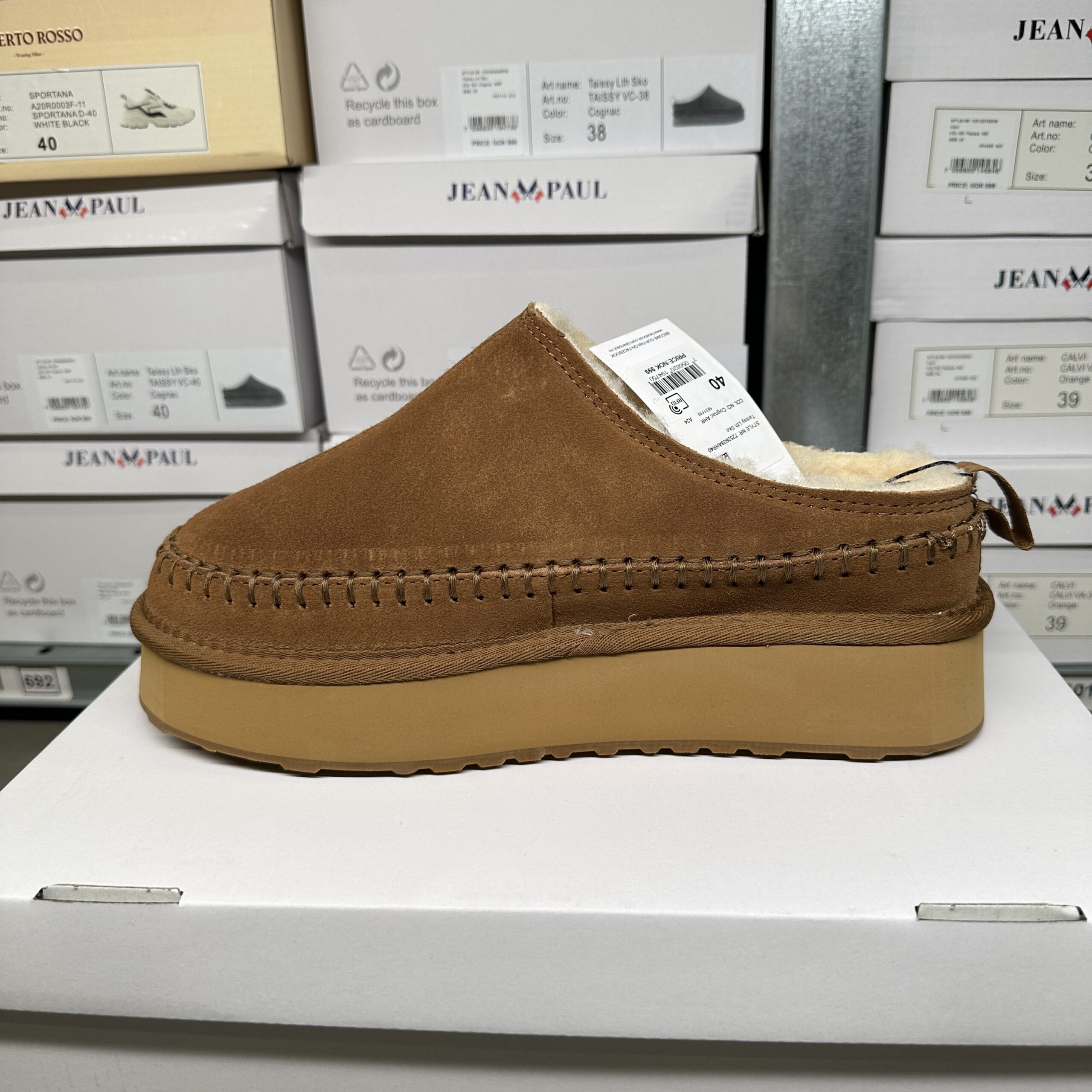 Jean Paul - Taissy Chestnut