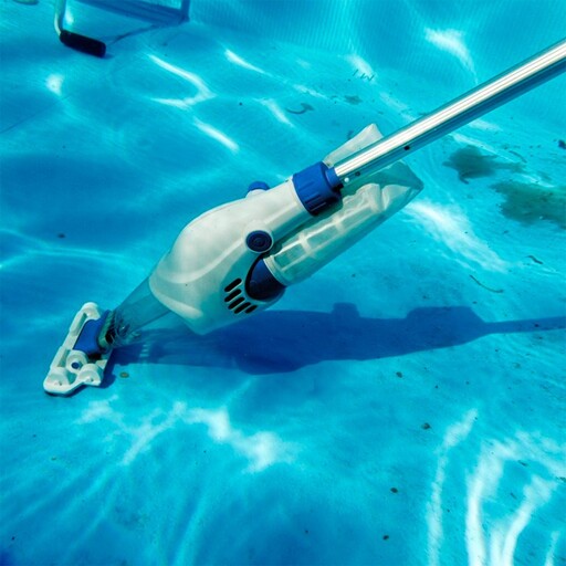 Limpador de piscina elétrico movido a bateria