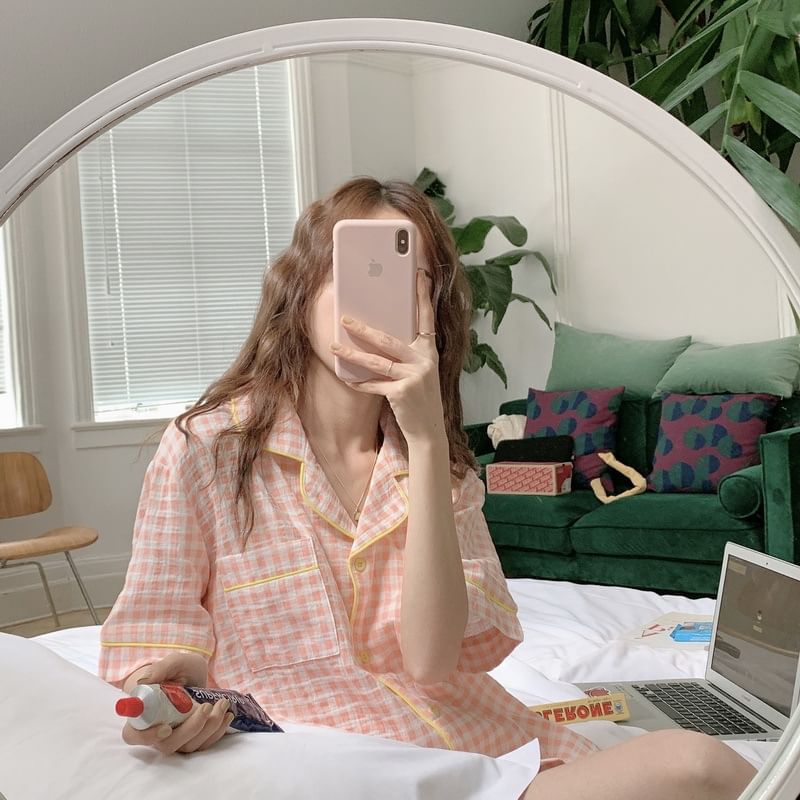 Gecko - Pyjamaset: Shirt met korte mouwen en ruitmotief + korte broek
