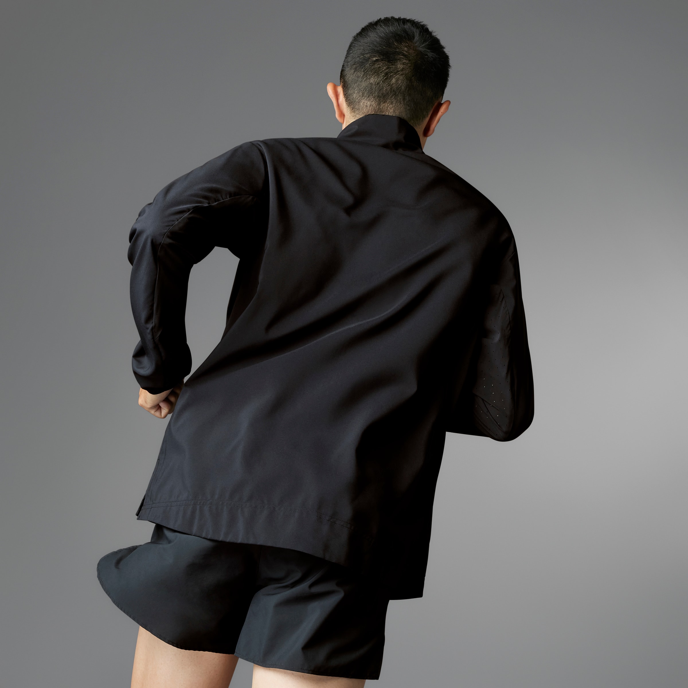 Adidas Adizero E Jacket, Herre<br>Den perfekte løpejakken, uansett vær!