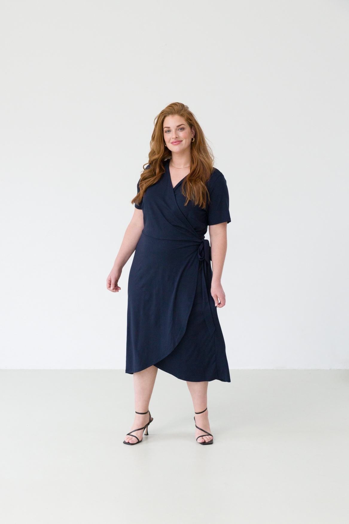 Base Level Curvy Wickelkleid »Abbie« Weich fliessende Viskose-Mischqualität