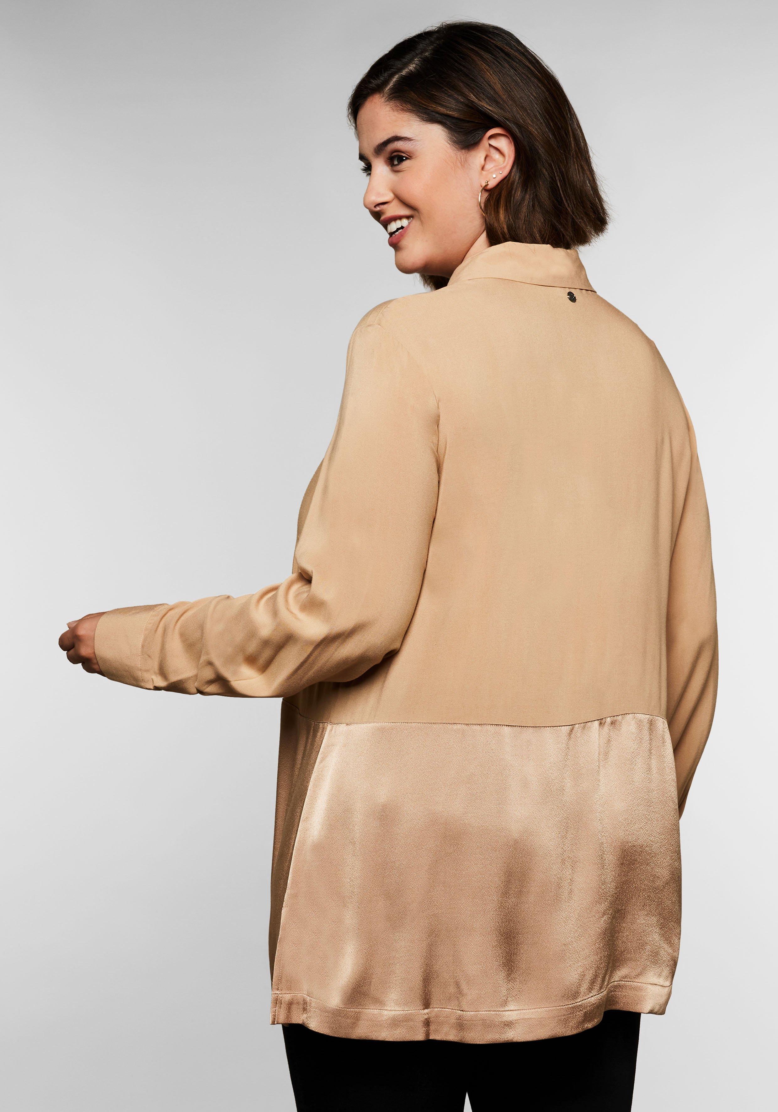 Longbluse im Materialmix, in A-Linie