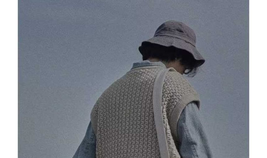 Real Boy - Ronde hals, effen vest met zakdetail