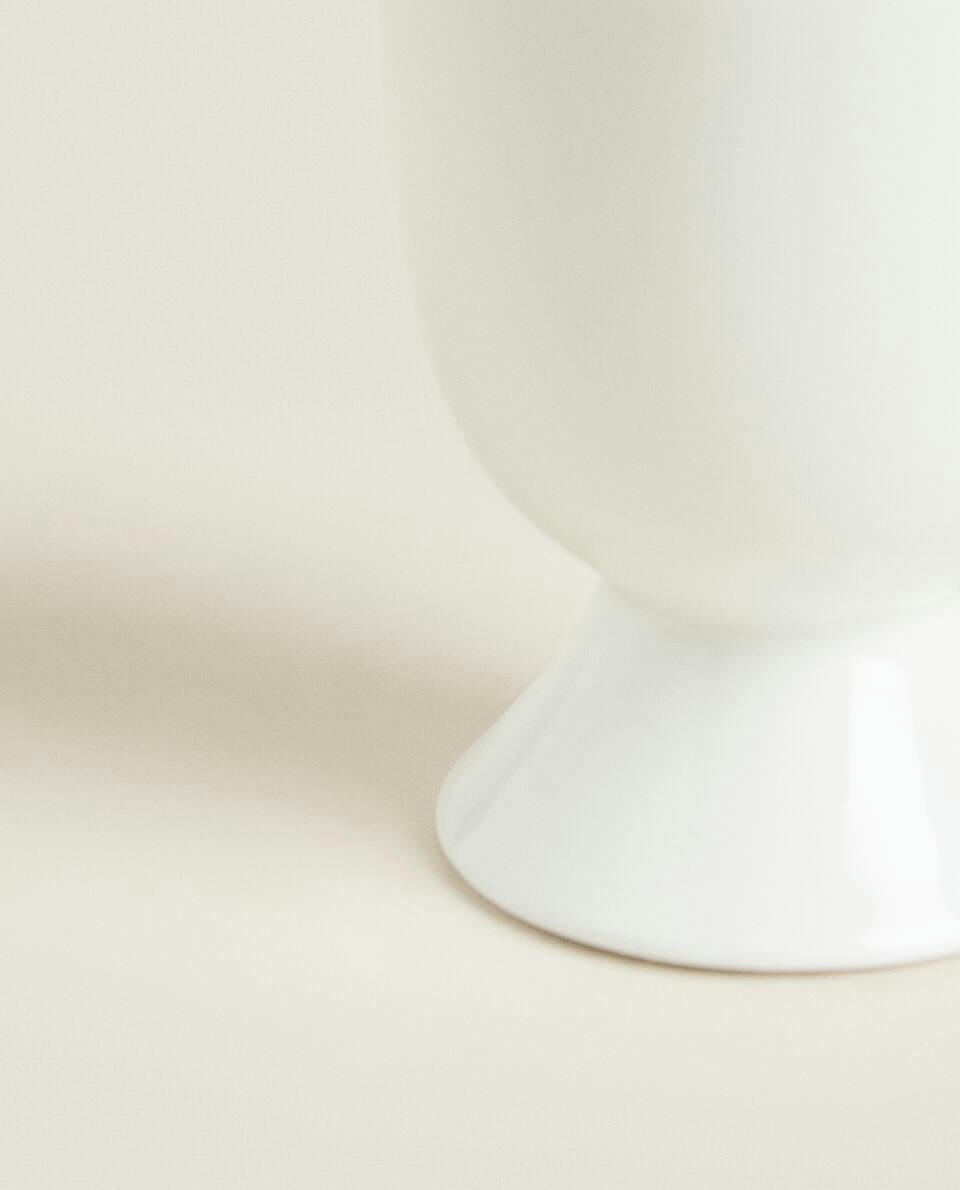 Porta-ovos de porcelana fina