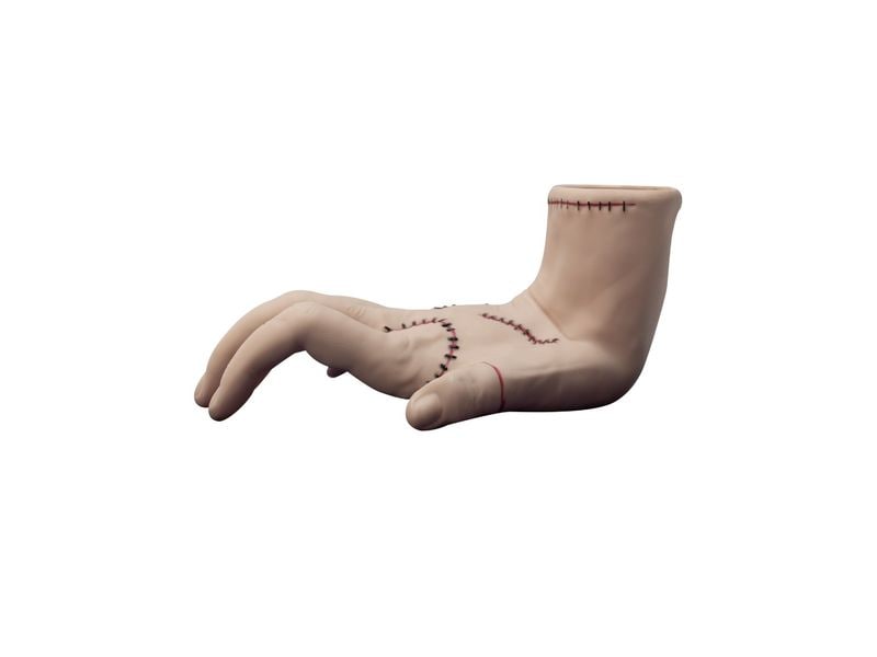 Thumbs Up! Wednesday Stiftebecher im Design der kalten Hand Fanartikel aus dem Wednesday-Universum