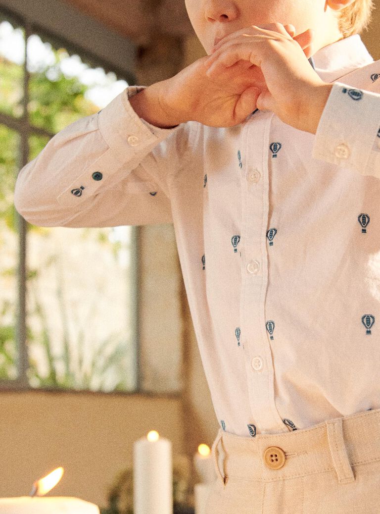 Chemise blanche retroussable avec broderies