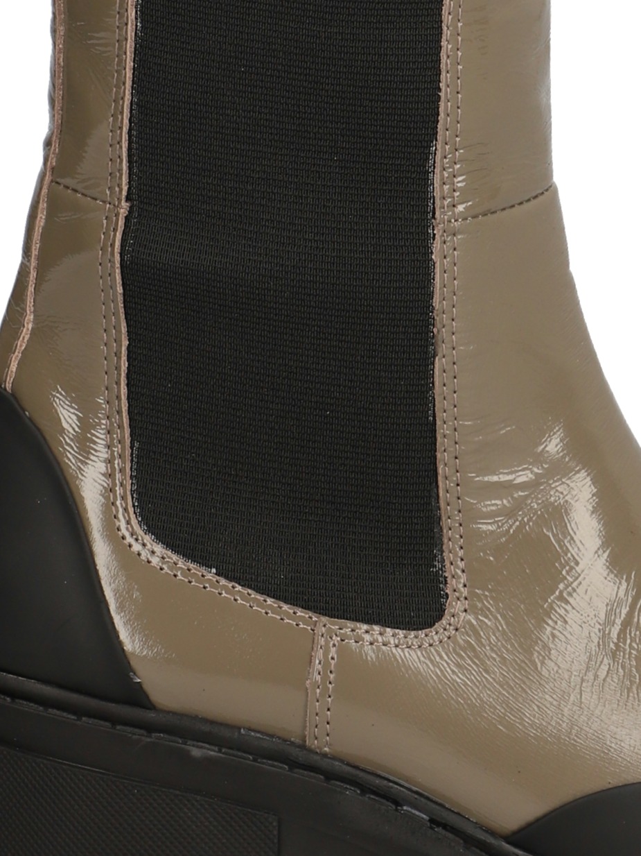 Lackleder Stiefel