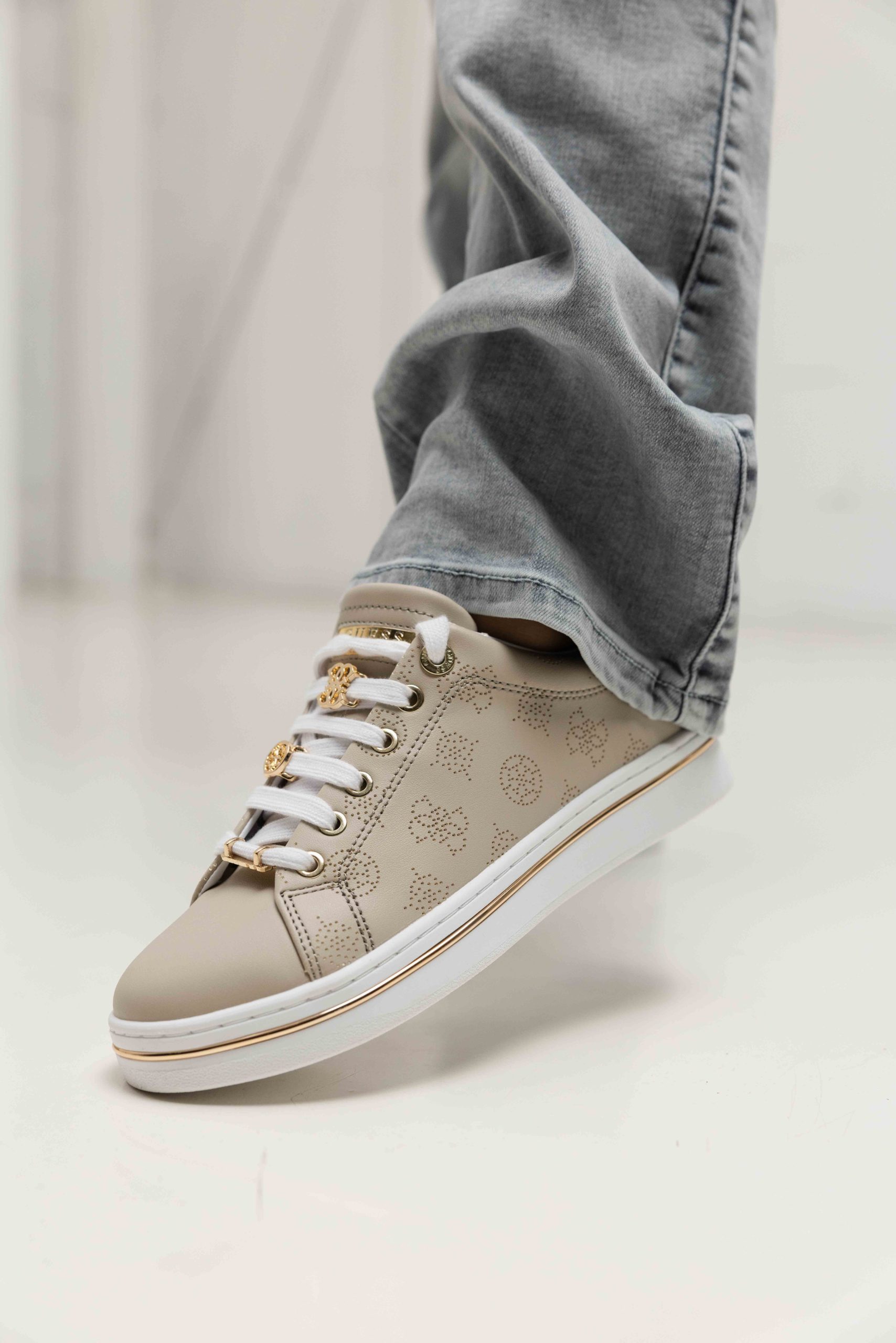 Guess Low Patroon Sneakers Dames Beige