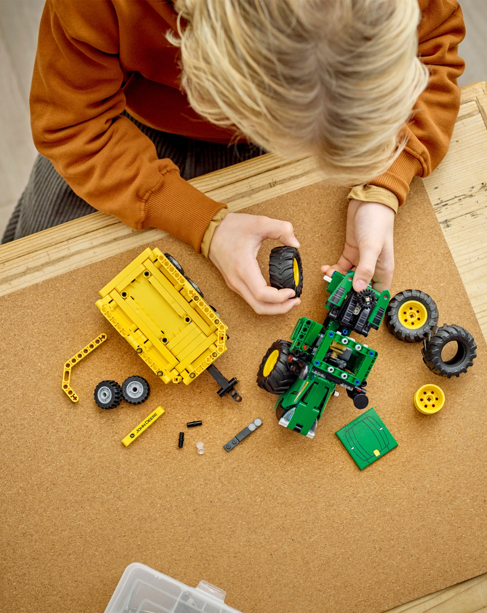 LEGO® Technic 42136 John Deere 9620R 4WD Tractor