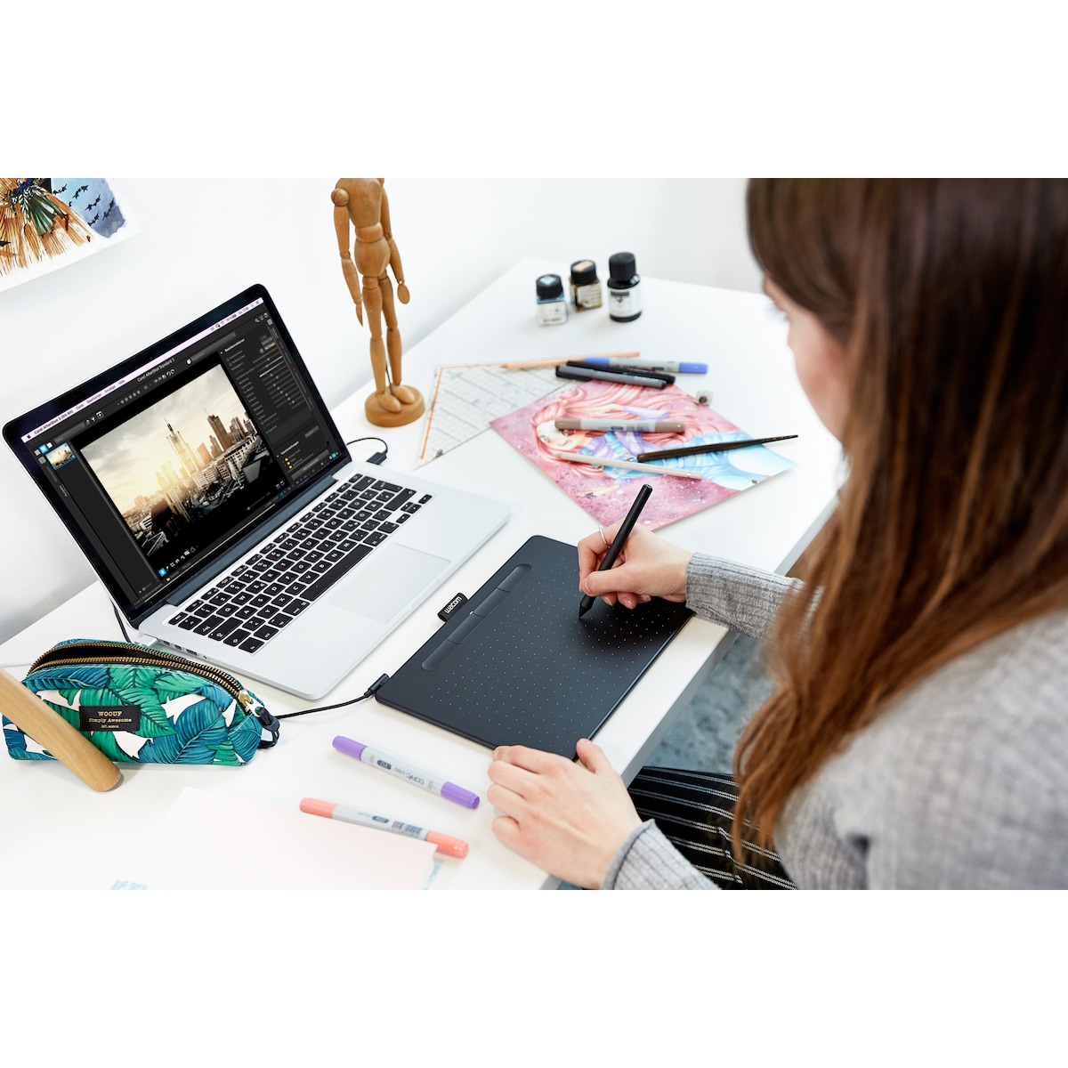 Wacom Intuos M Bluetooth tegneplate (sort)