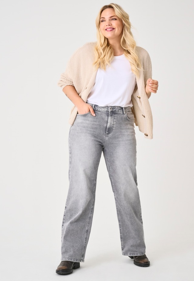 ONLY CARMAKOMA High-waist-Jeans »CARWILLY HW WIDE DNM TAI0918«