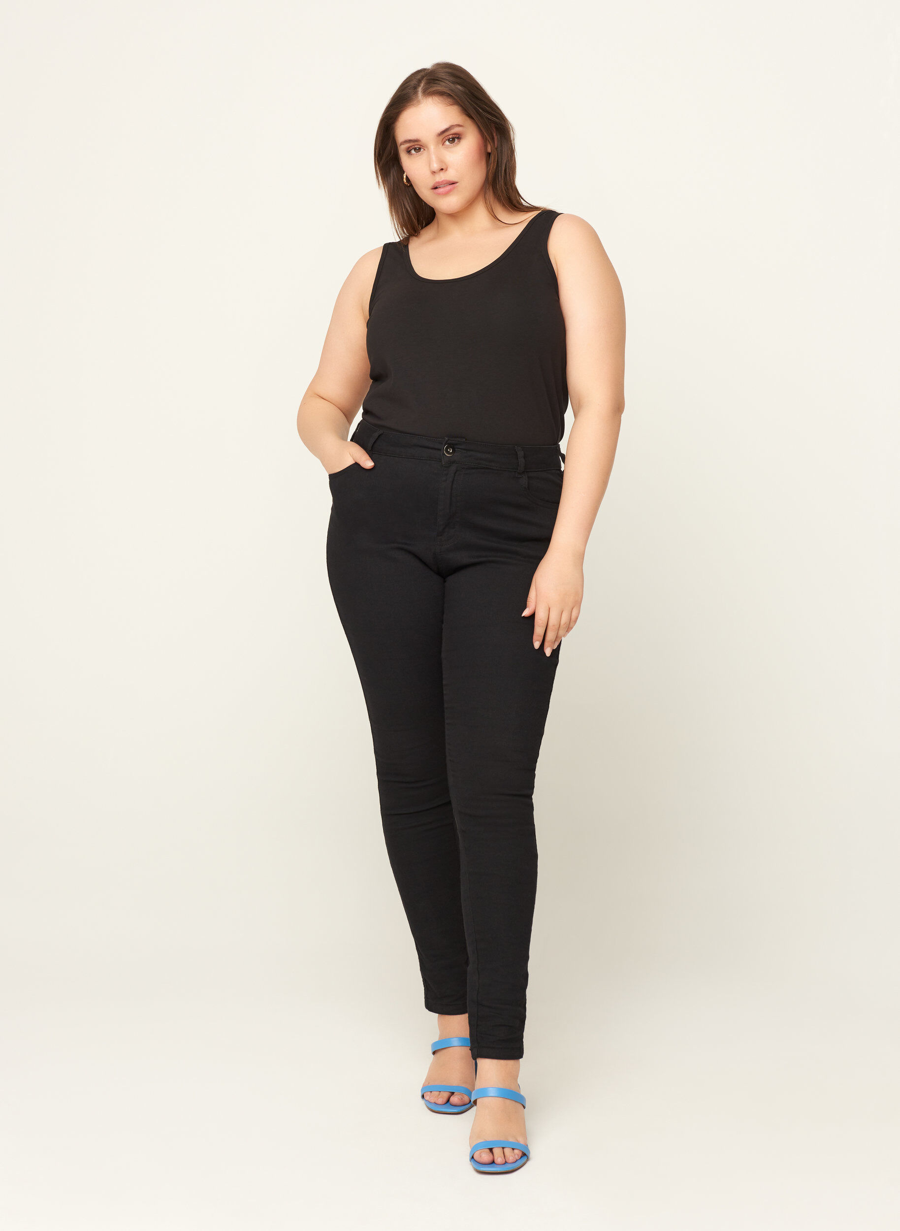Ensfarvet basis top