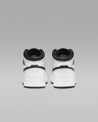 Air Jordan 1 Mid Older Kids' Shoes