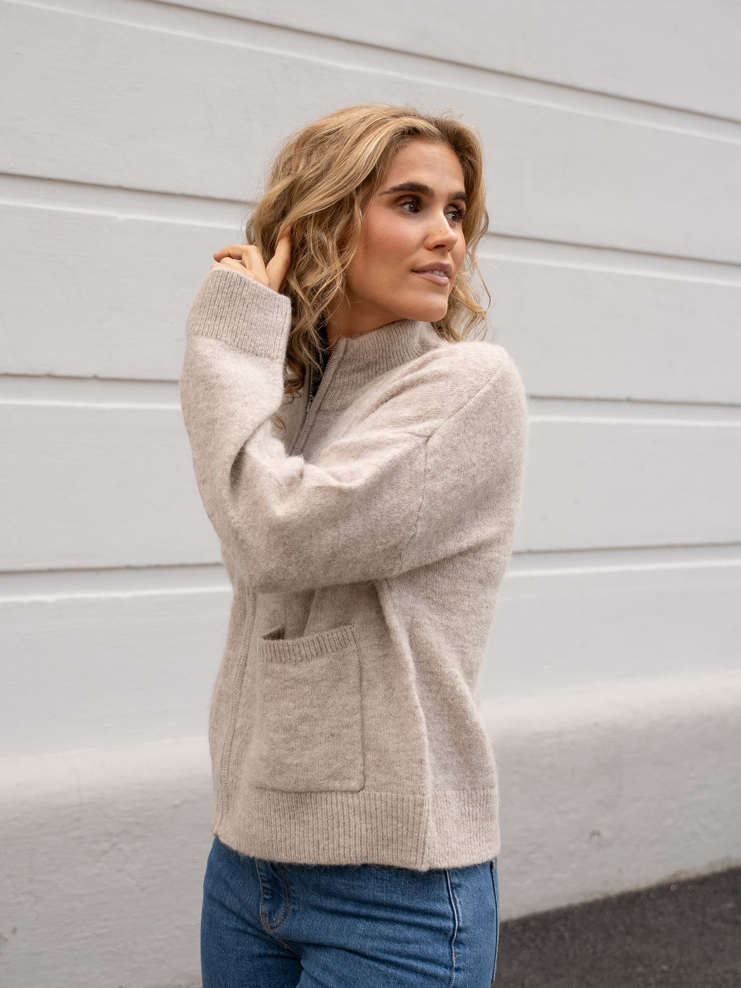 Sia Ras Long Sleeve Knit Zipper Cardigan