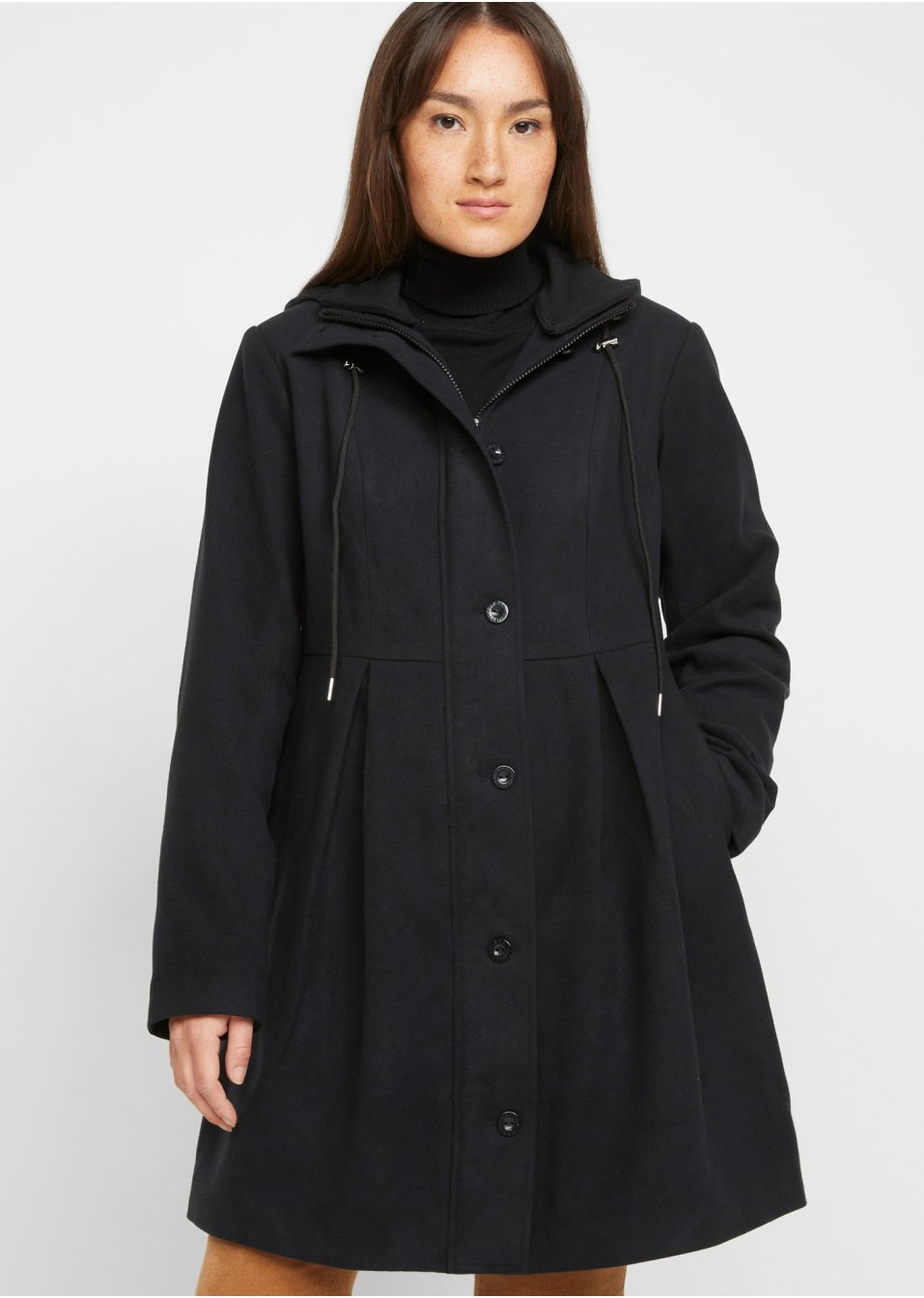 Manteau à capuche et pli, forme évasée