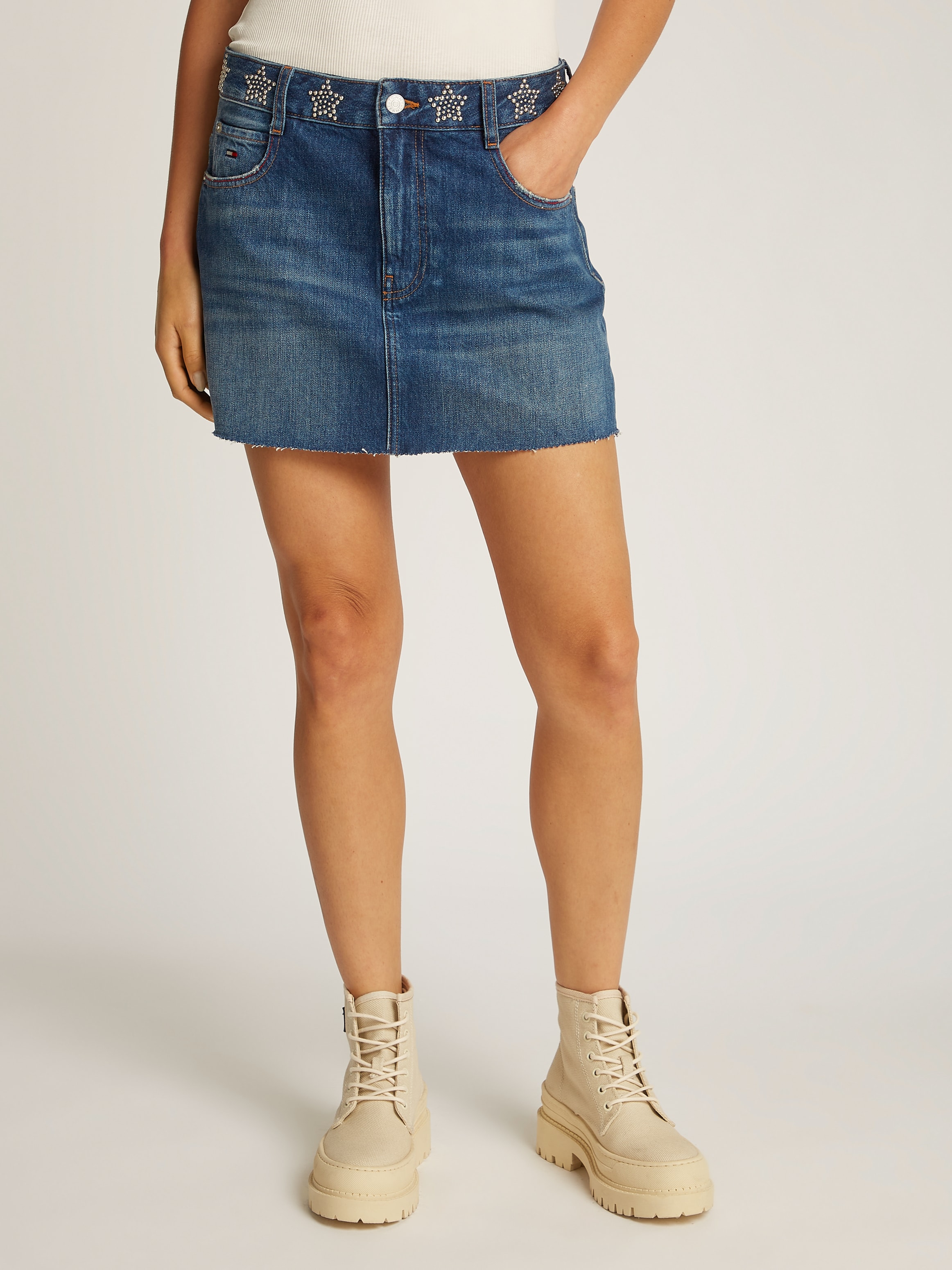 Tommy Jeans Jeansrock »STUDDED DENIM MINI SKIRT AI9057«, mit Strass-Details
