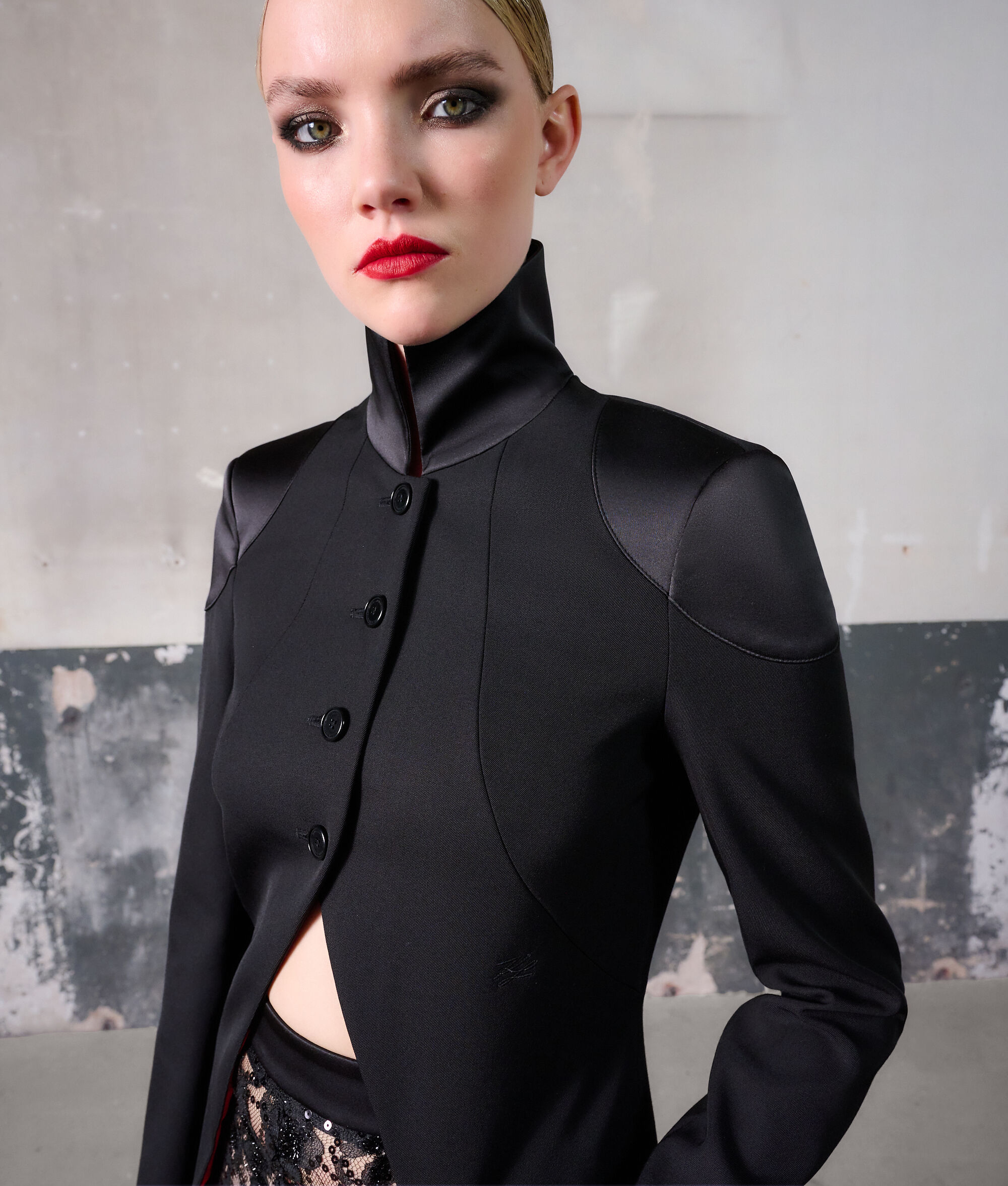 VESTE QUEUE-DE-PIE EN SATIN