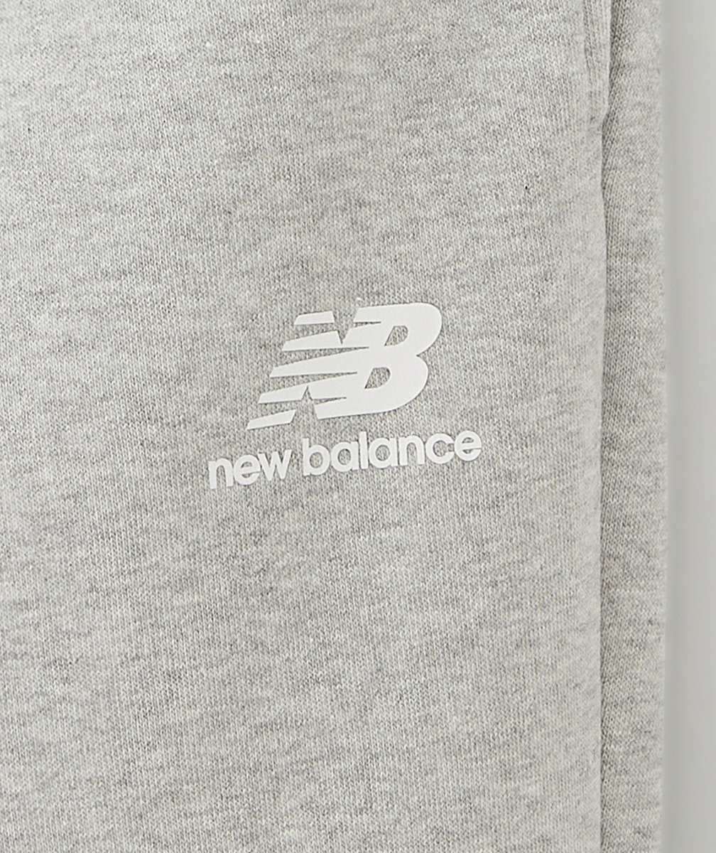 NEW BALANCEJOGGING GRIS GARÇON ESSENTIALS STACKED LOGO