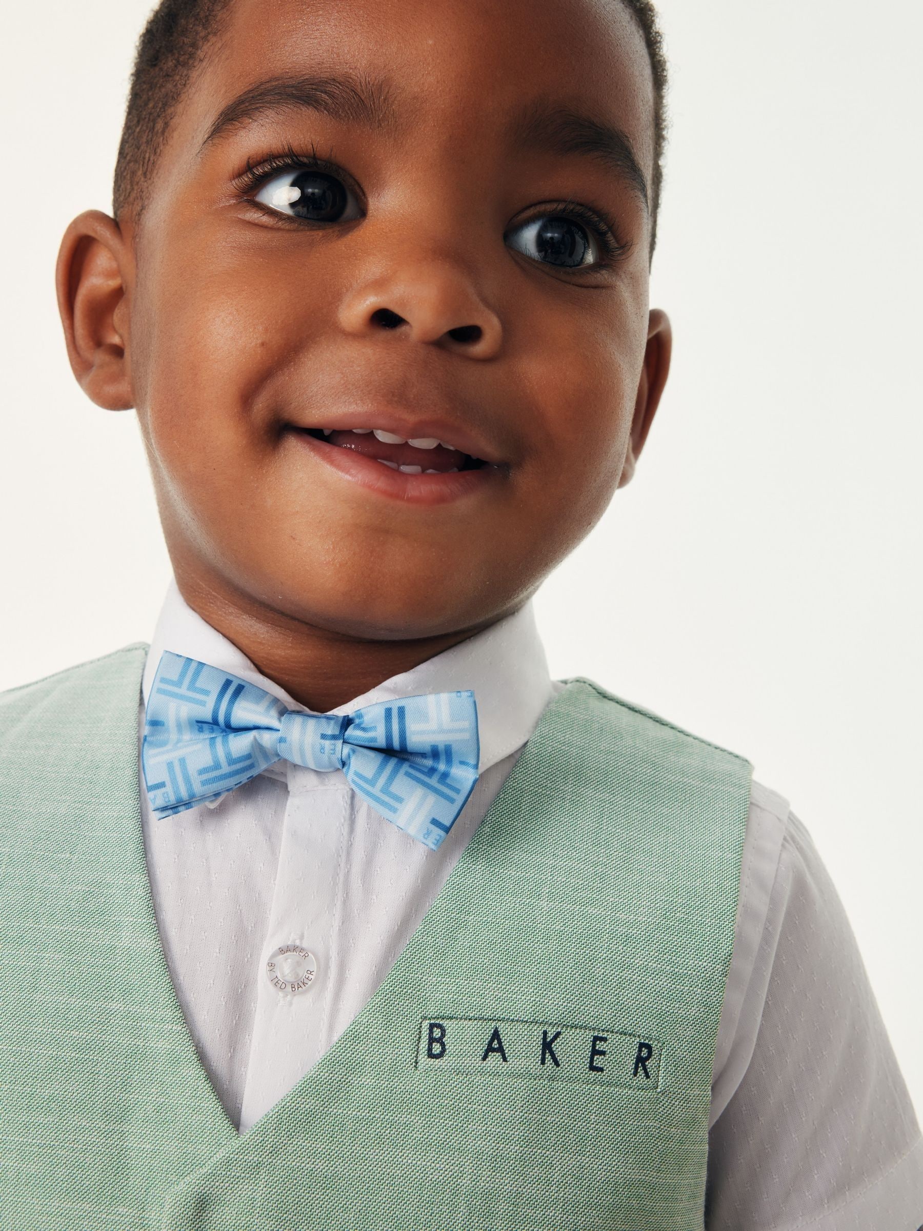 Baker by Ted Baker - Set van groen overhemd, gilet en short