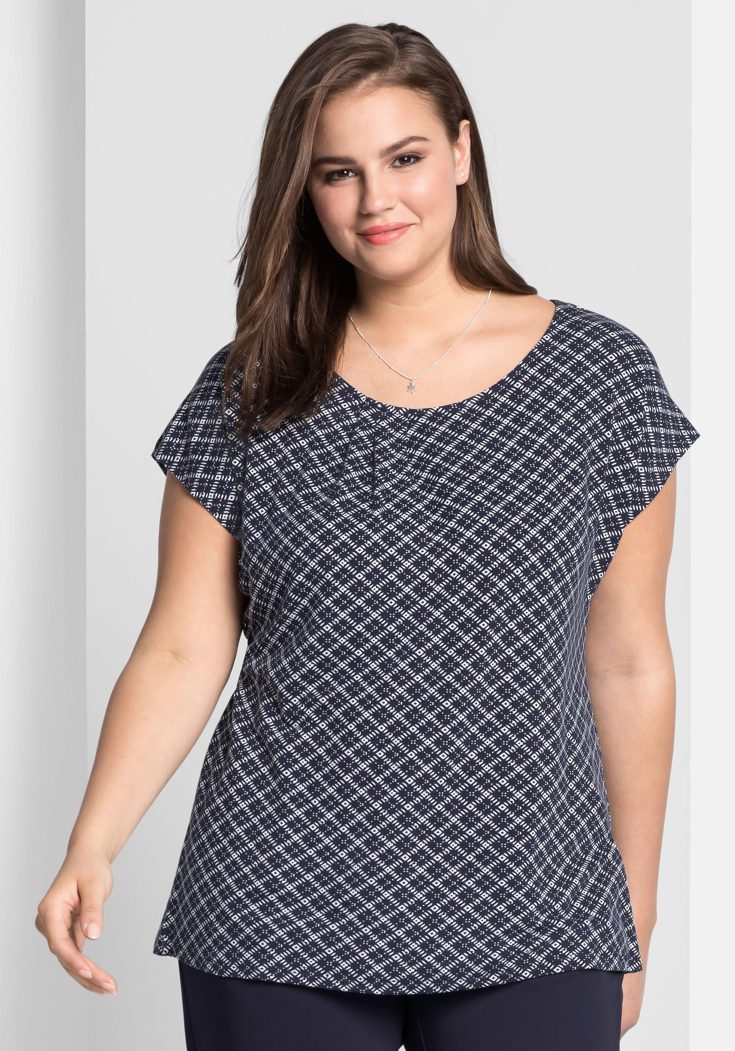Shirt mit Falten seitlich am Ausschnitt