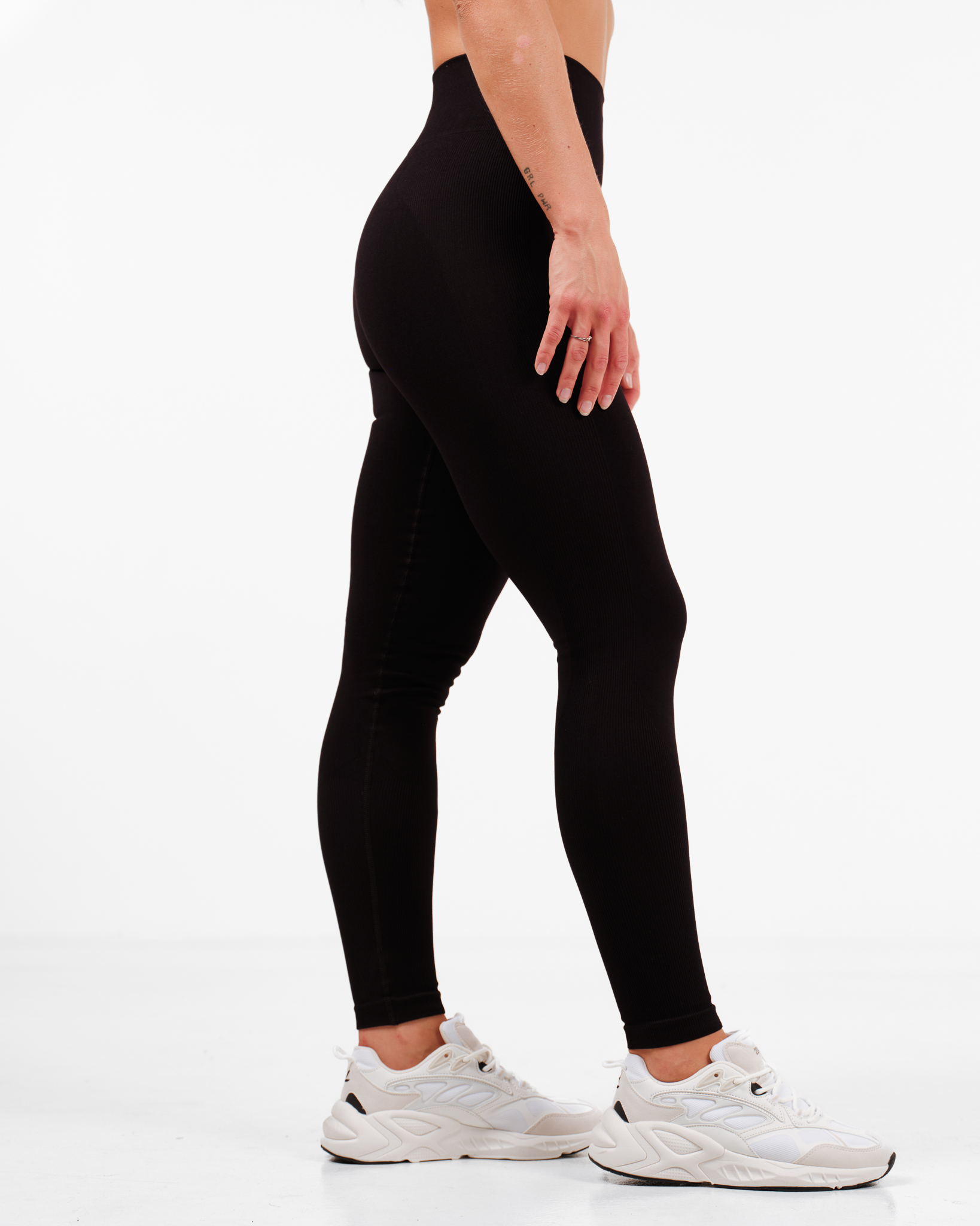 LEVITY Sustainable Habits Tights Recycled Black