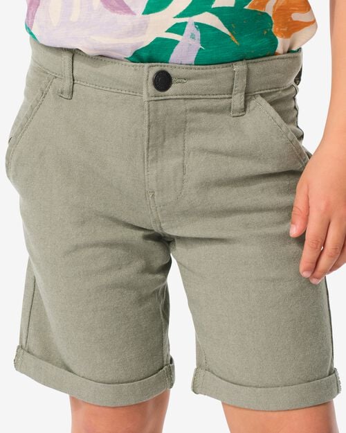 short enfant vert clair