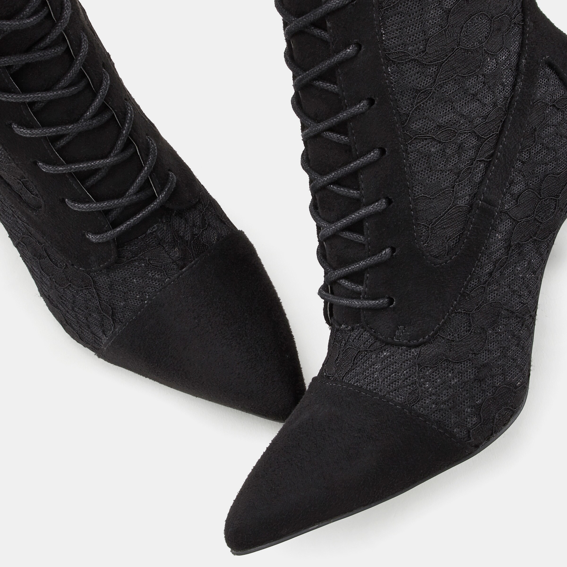 Schnürstiefelette