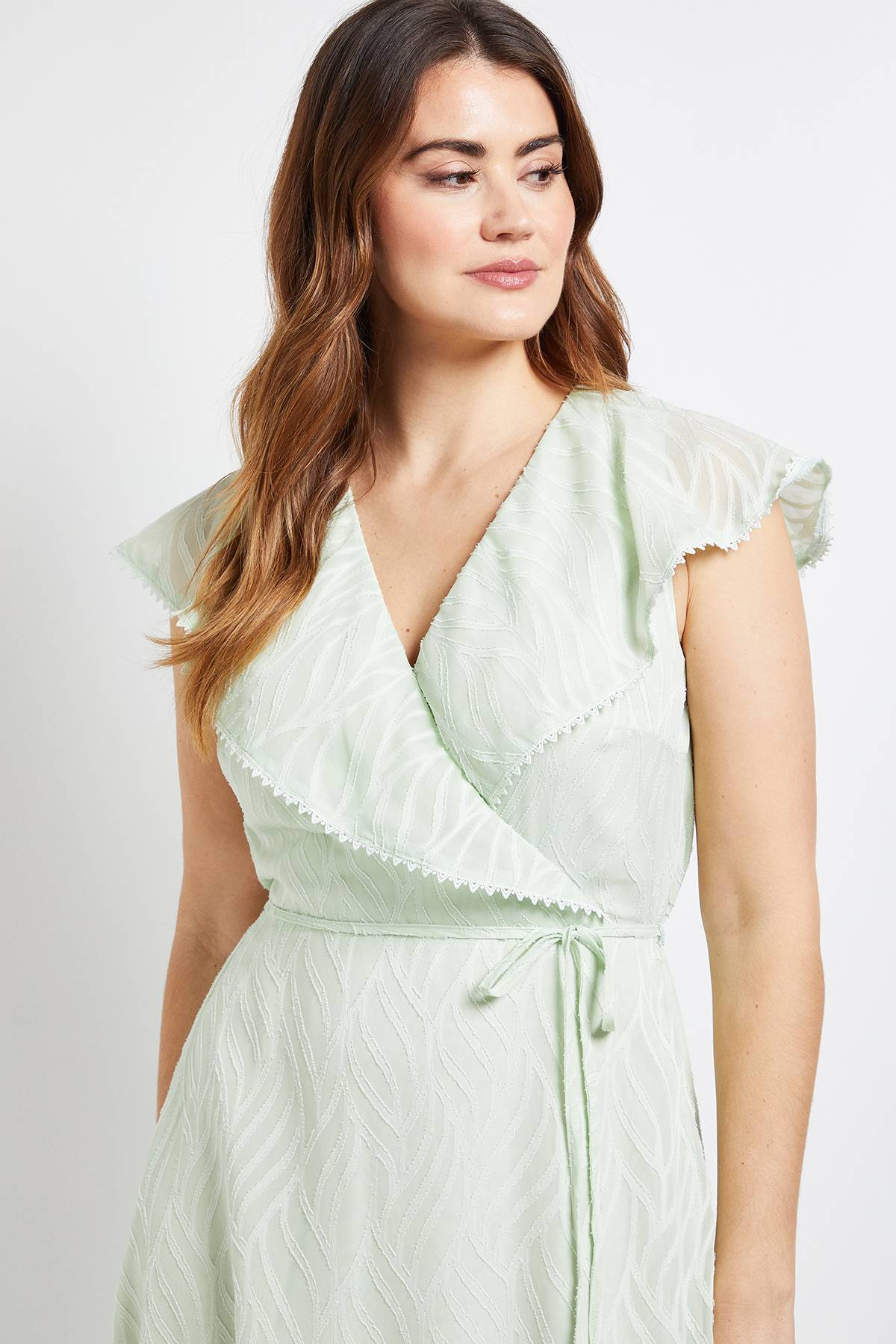 Wallis Robe Mi-Longue à Volants Motif Floral Dévoré