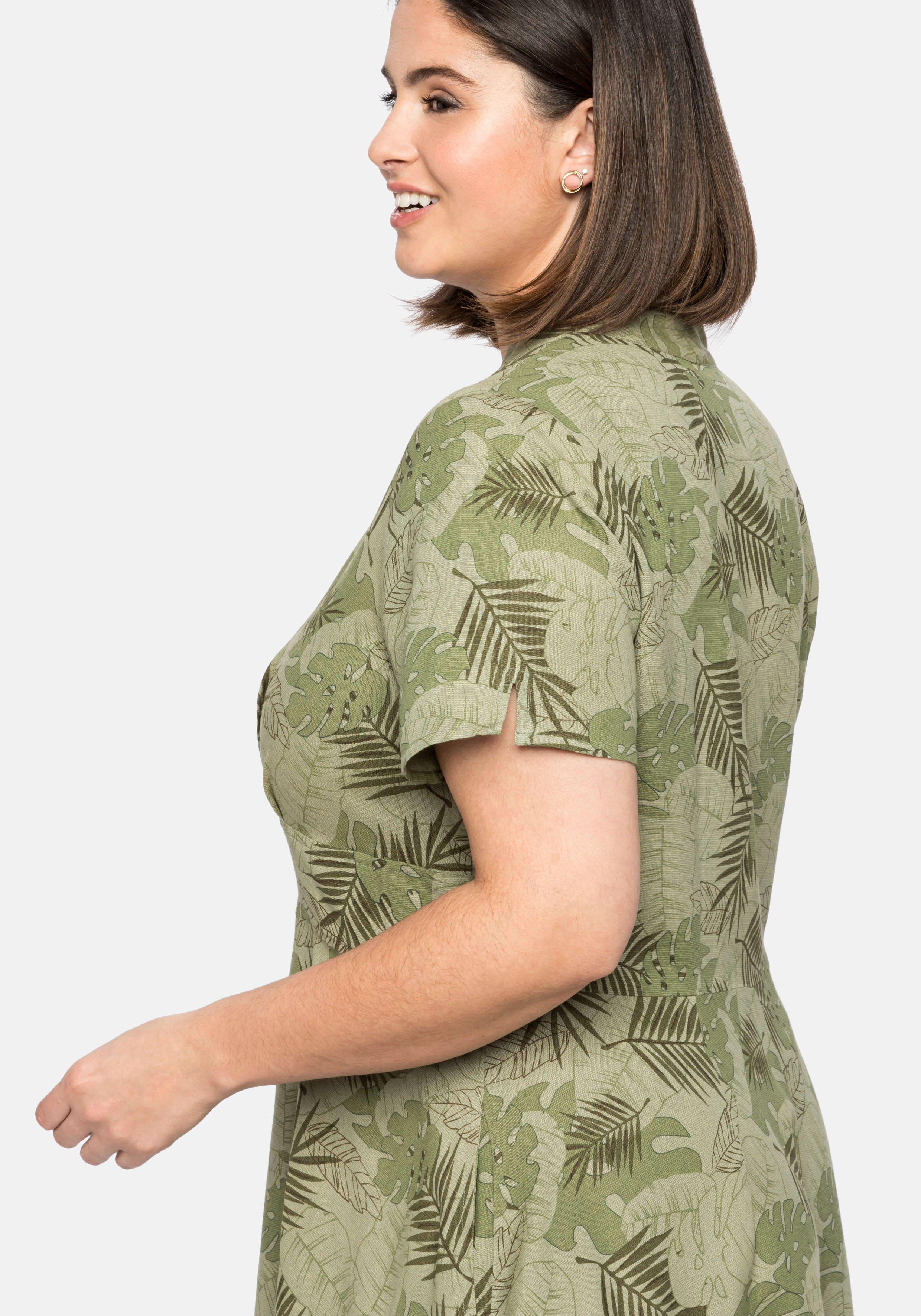 Midikleid mit Blätterprint und Knopfleiste
