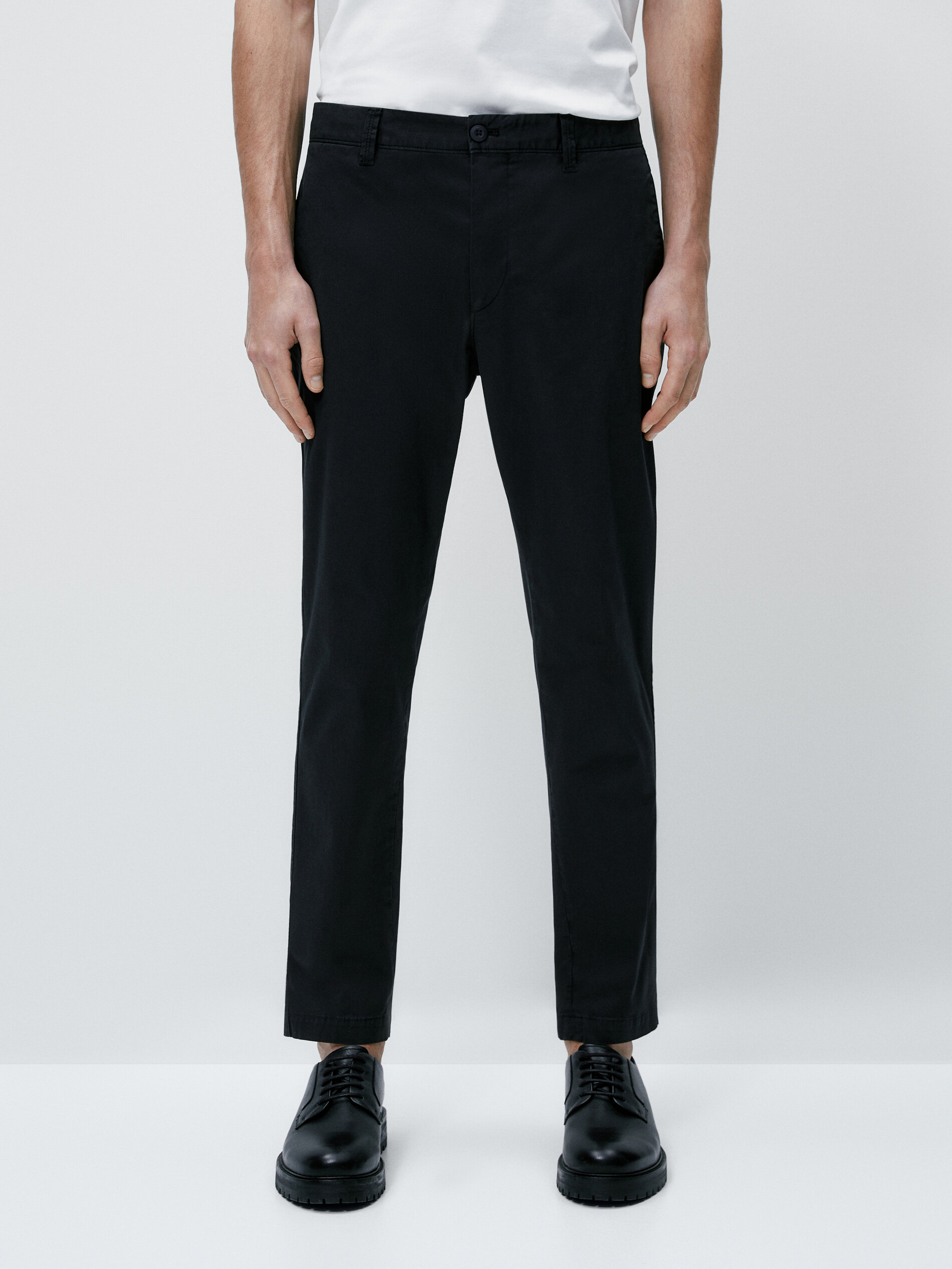Calça chino em mistura de algodão, corte afunilado - AZUL MARINHO