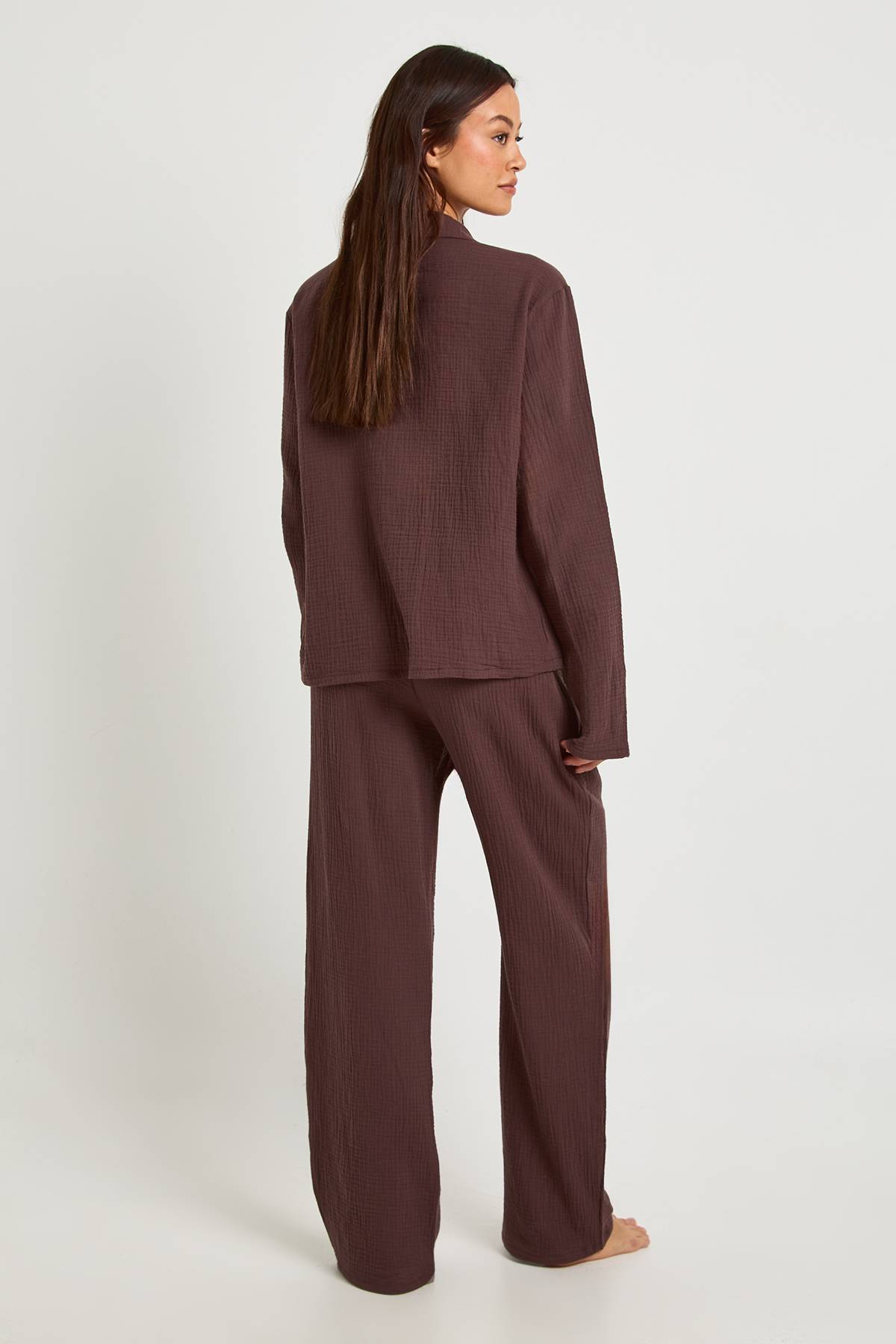 boohoo Ensemble De Pyjama Tall Chemise Et Pantalon À Manches Longues En Mousseline