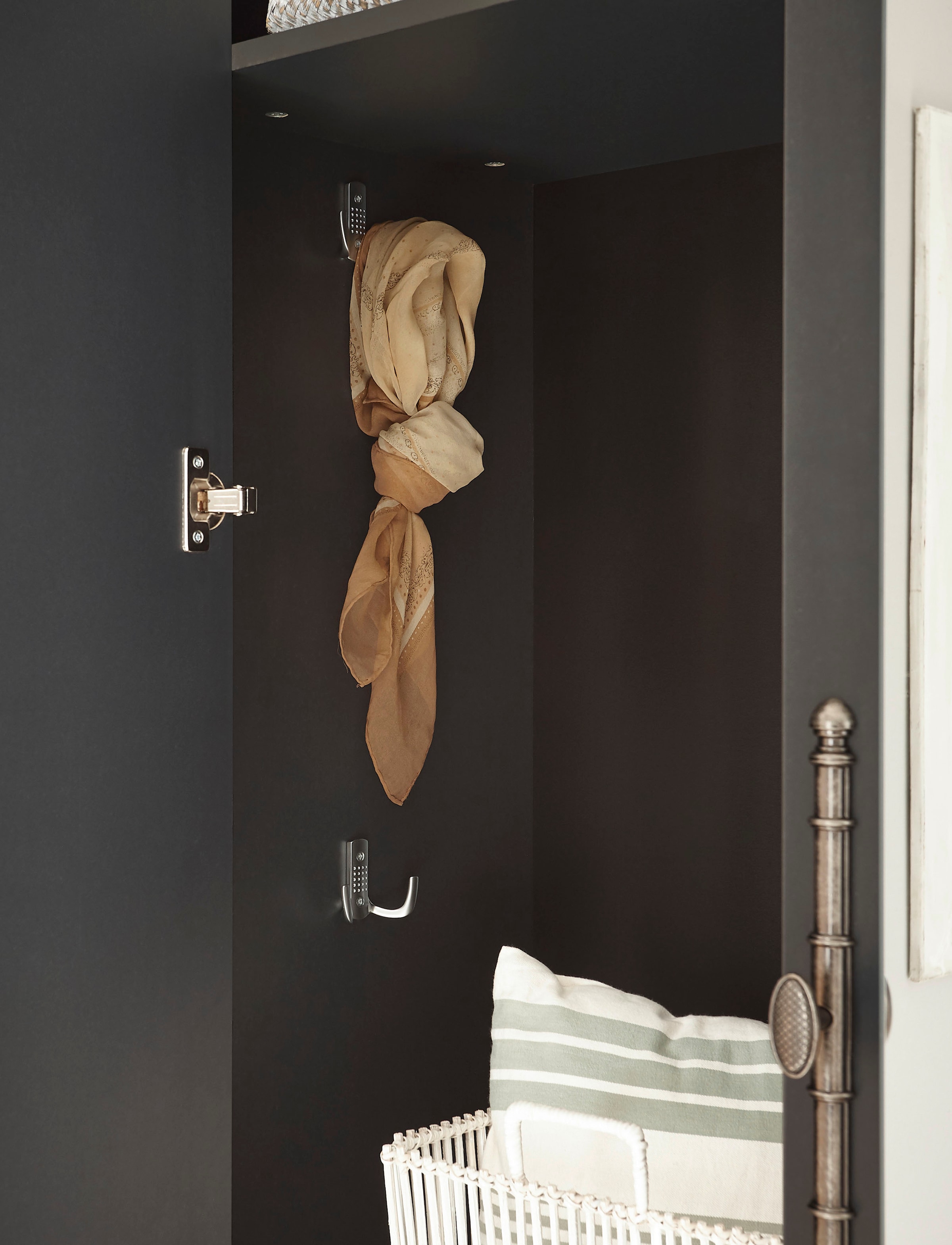 Home affaire Garderobenschrank »WESTMINSTER BESTSELLER!« Breite ca. 108 cm,  im romantischen Landhausstil