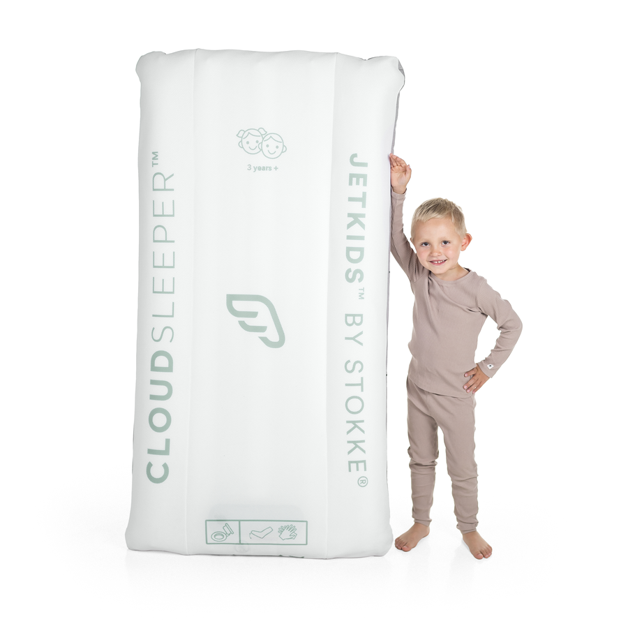JETKIDS™ BY STOKKE® Aufsitzkoffer BedBox™ Luna Eclipse und Matratze CloudSleeper™ weiß