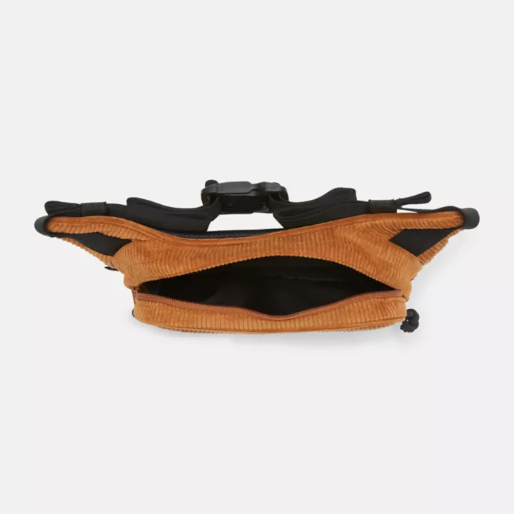 Bolsa transversal utilitária de corda na cor marrom
