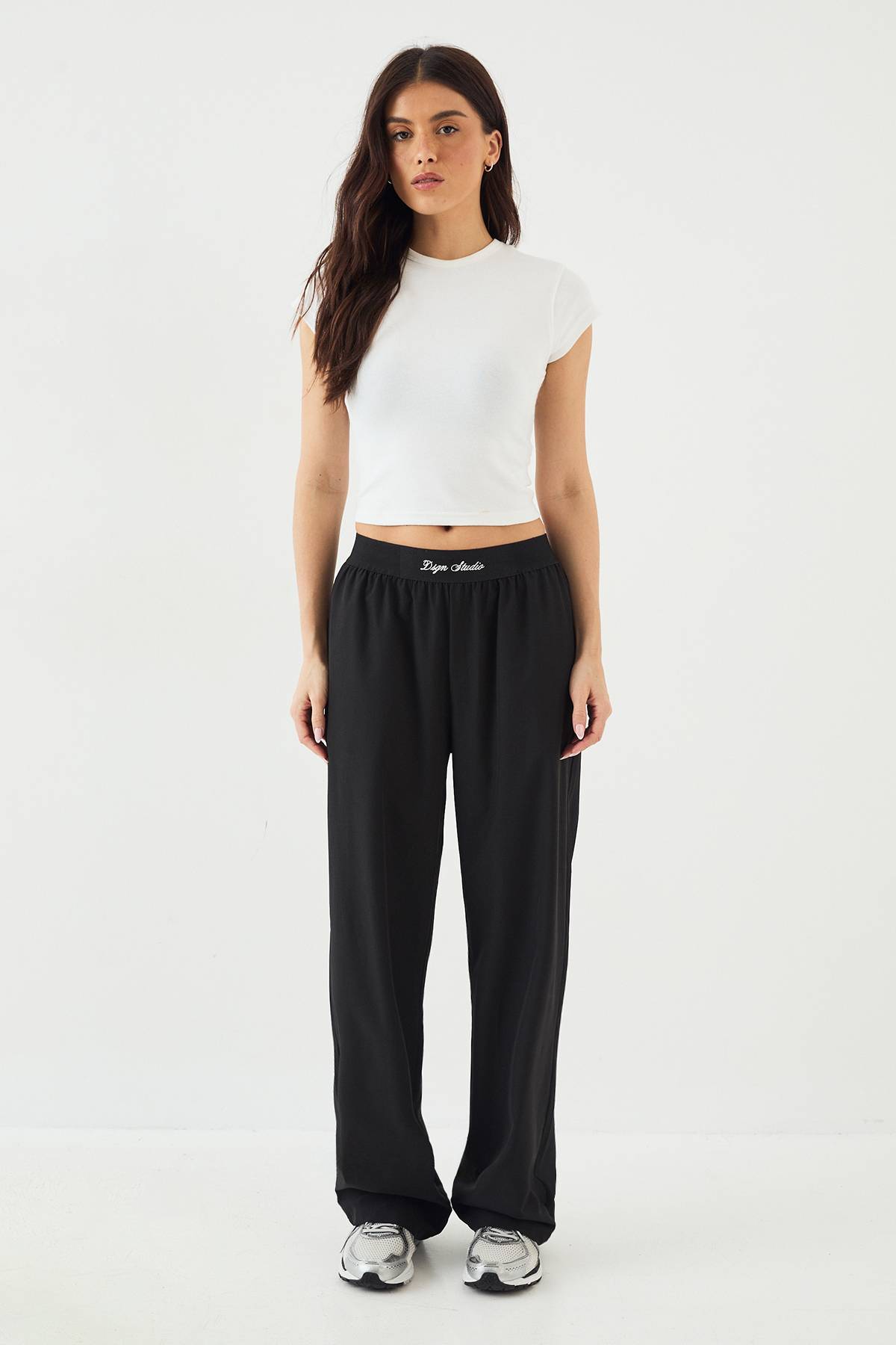 Pantalon DSGN Studio à Taille Élastique et Jambe Droite