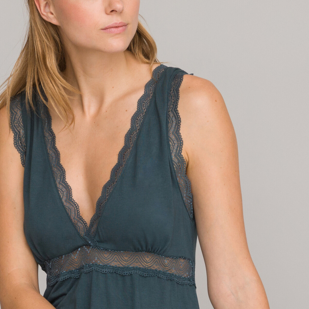 ANNE WEYBURN<br>Camisola sem mangas com detalhes em renda
