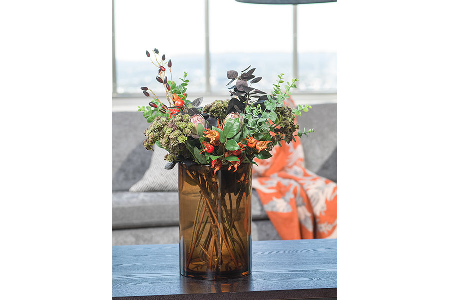 Emmelin vase/lysholder Brun. H30 cm.