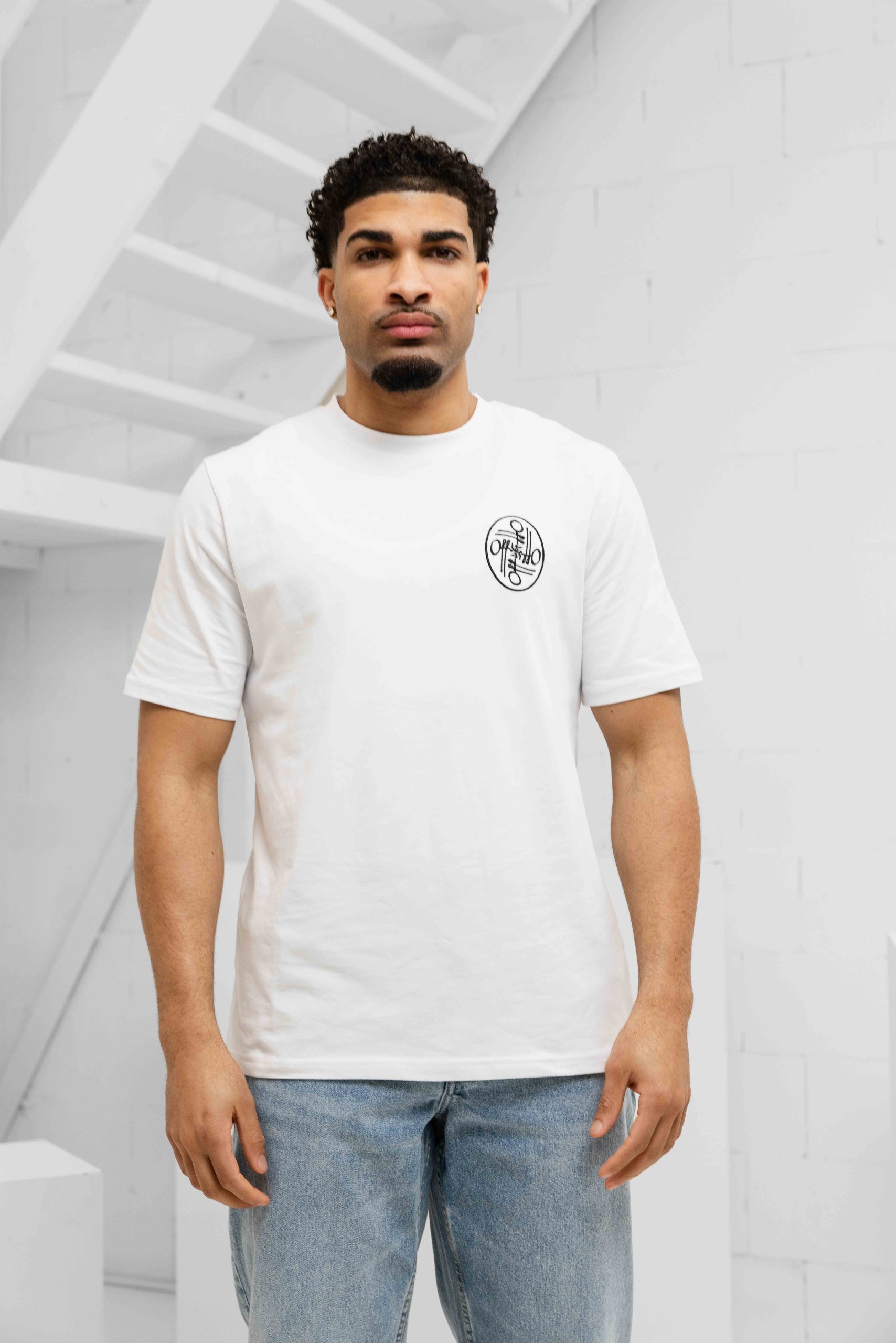 Off The Pitch Never Settle T-Shirt Heren Wit