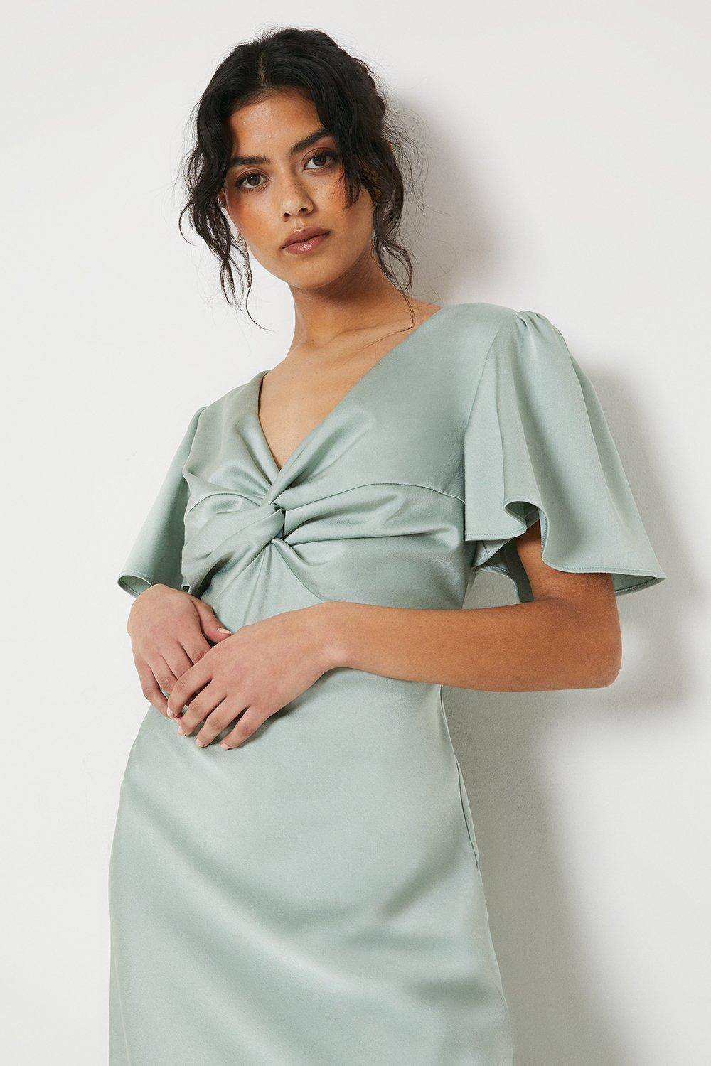 Oasis Robe de Demoiselle d'Honneur Mi-Longue en Satin avec Manches Ange Torsadées