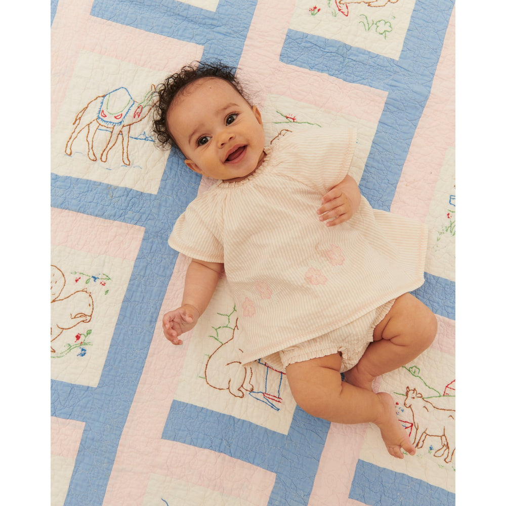 Køb COPENHAGEN COLORS Dusty Rose W Cream Stripe W. Flower Seersucker Baby-Set W. Embroidery
