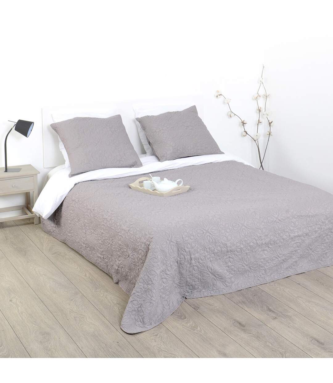 Dessus de lit et 2 taies Arabesque - 260 x 240 cm. - Taupe