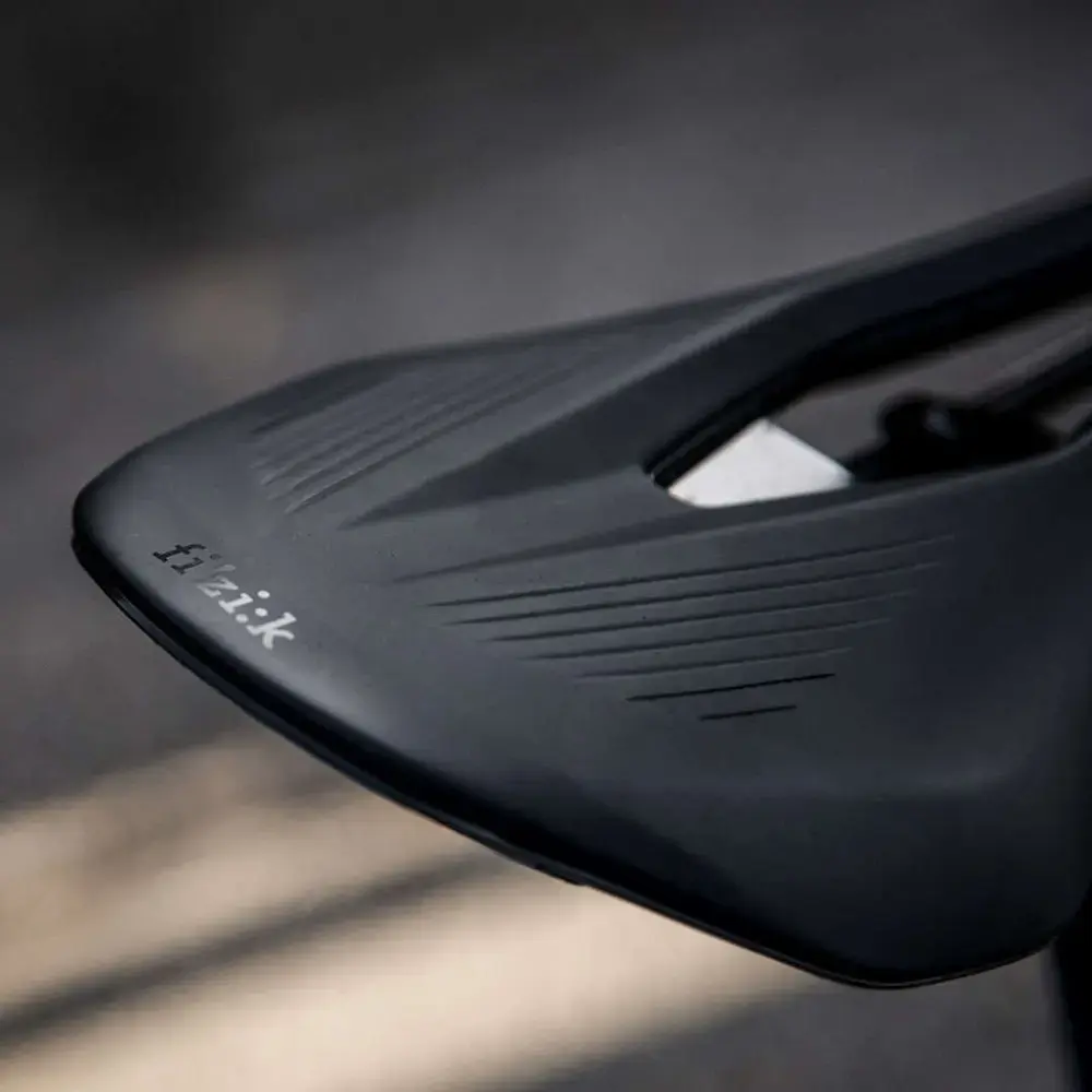 Fizik Vento Argo R1 Zadel Zwart
