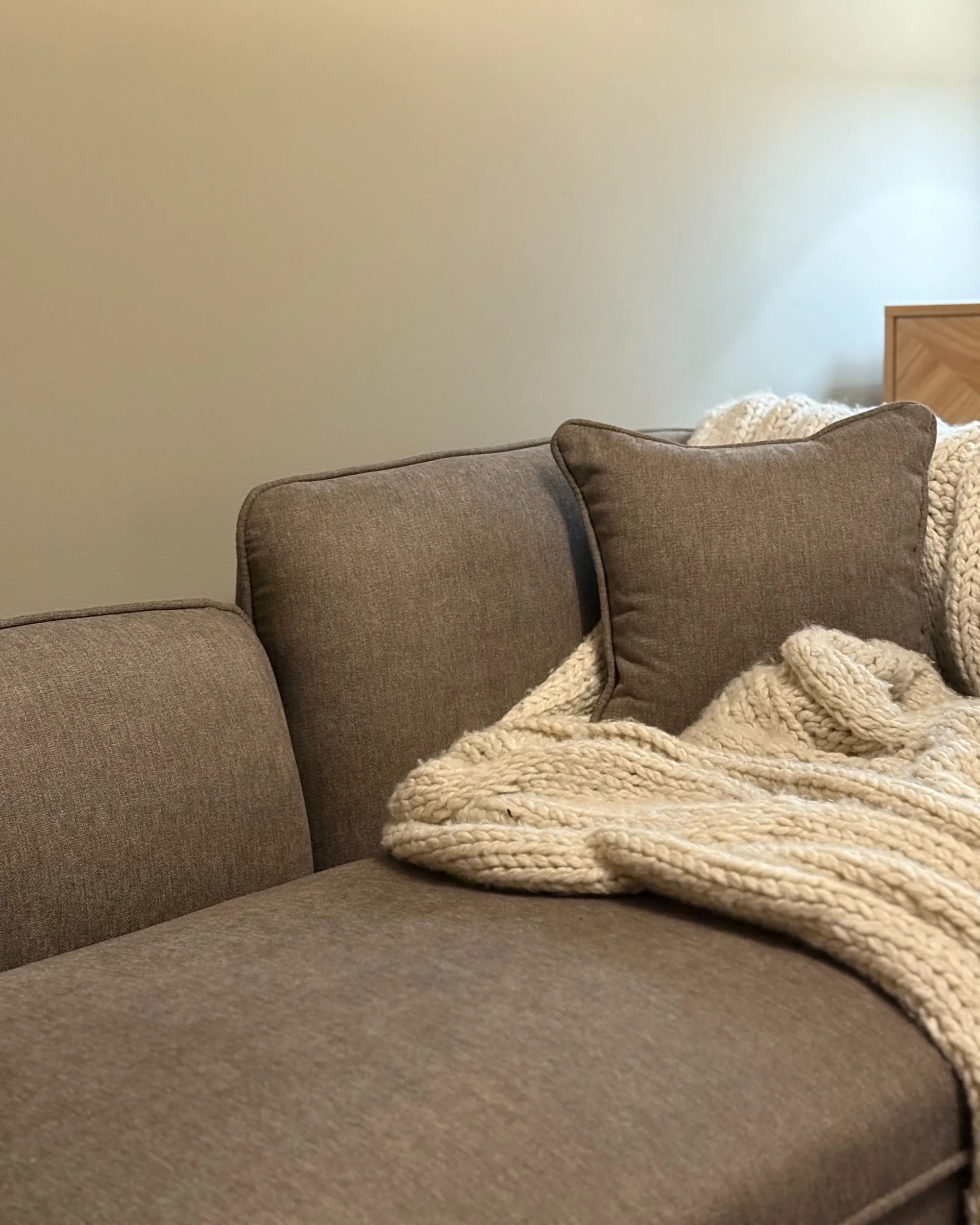 Rechtszijdige chaise longue CHEVANNES Stof Lichtbruin