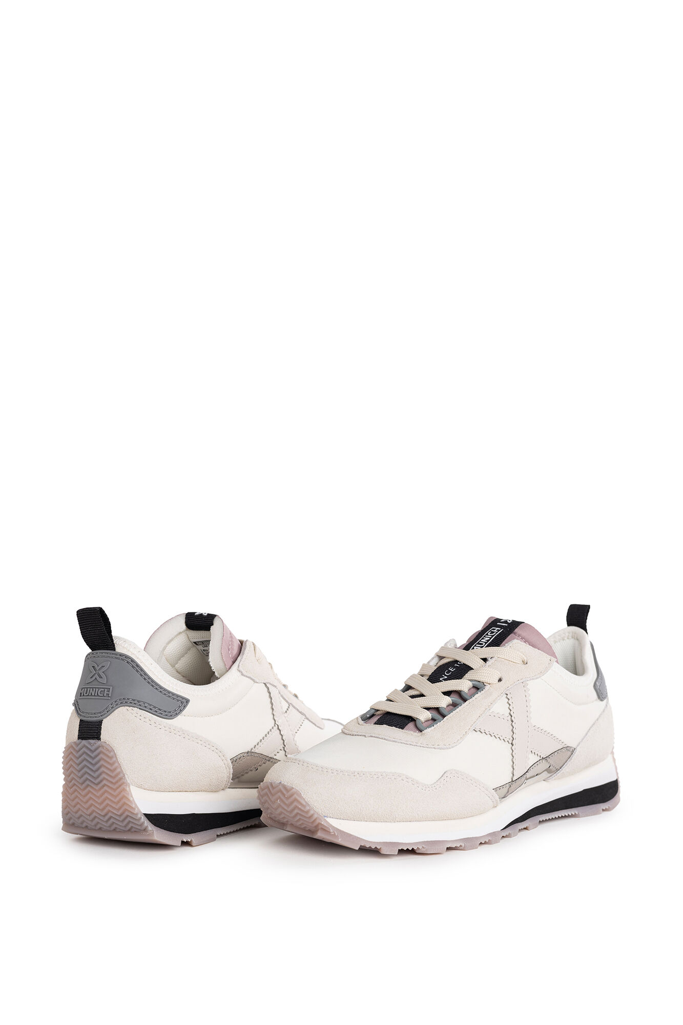 Um Sky Sneakers