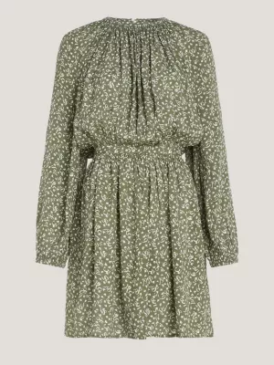 Vestido evasê com estampa de penas