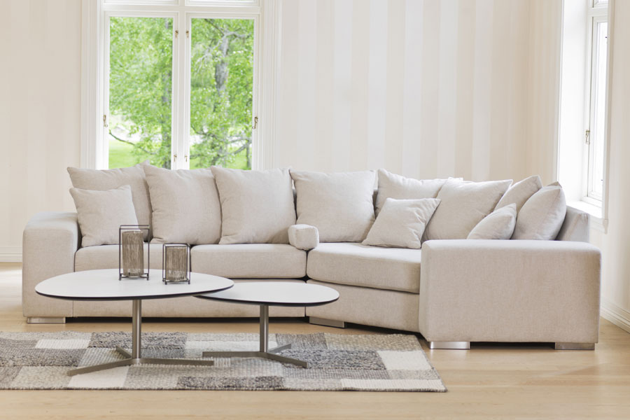 Modern Living U-sofa Sjeselong venstre med 2-seter og cosy corner høyre. Tekstil Brego 3 Grey med Arm A og ben 2 sortbeiset eik.